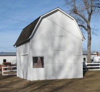 the carriage house at the lennox museum, a white building