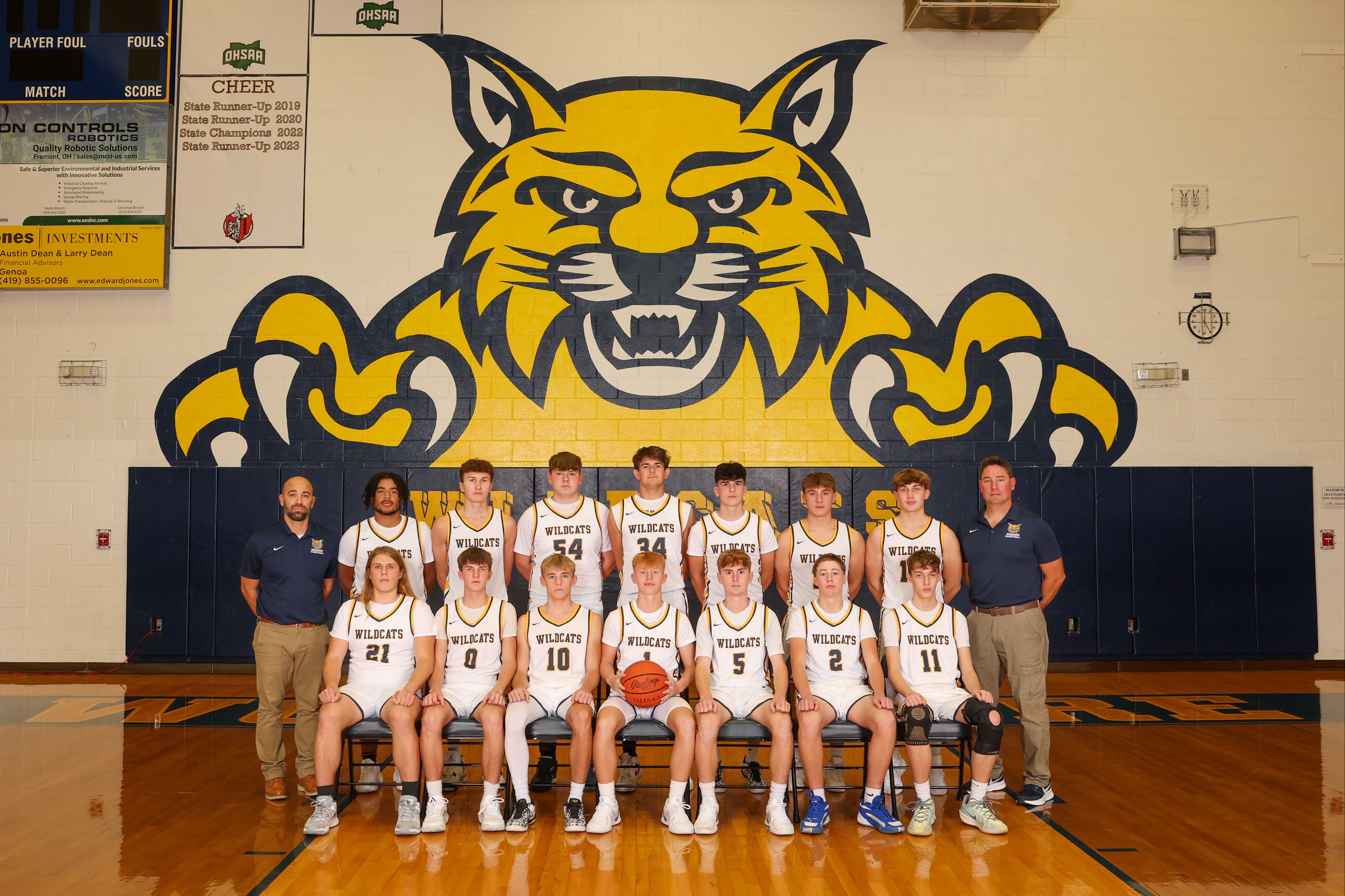 Varsity Boys Basketball Team Photo