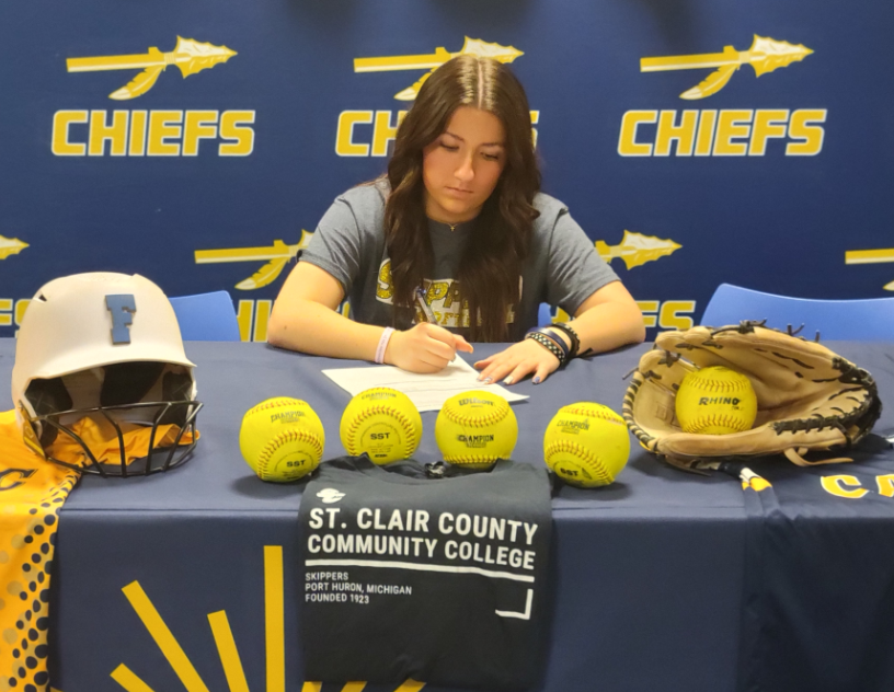 photo of Skielar Tesnow  signing for SC4  Softball