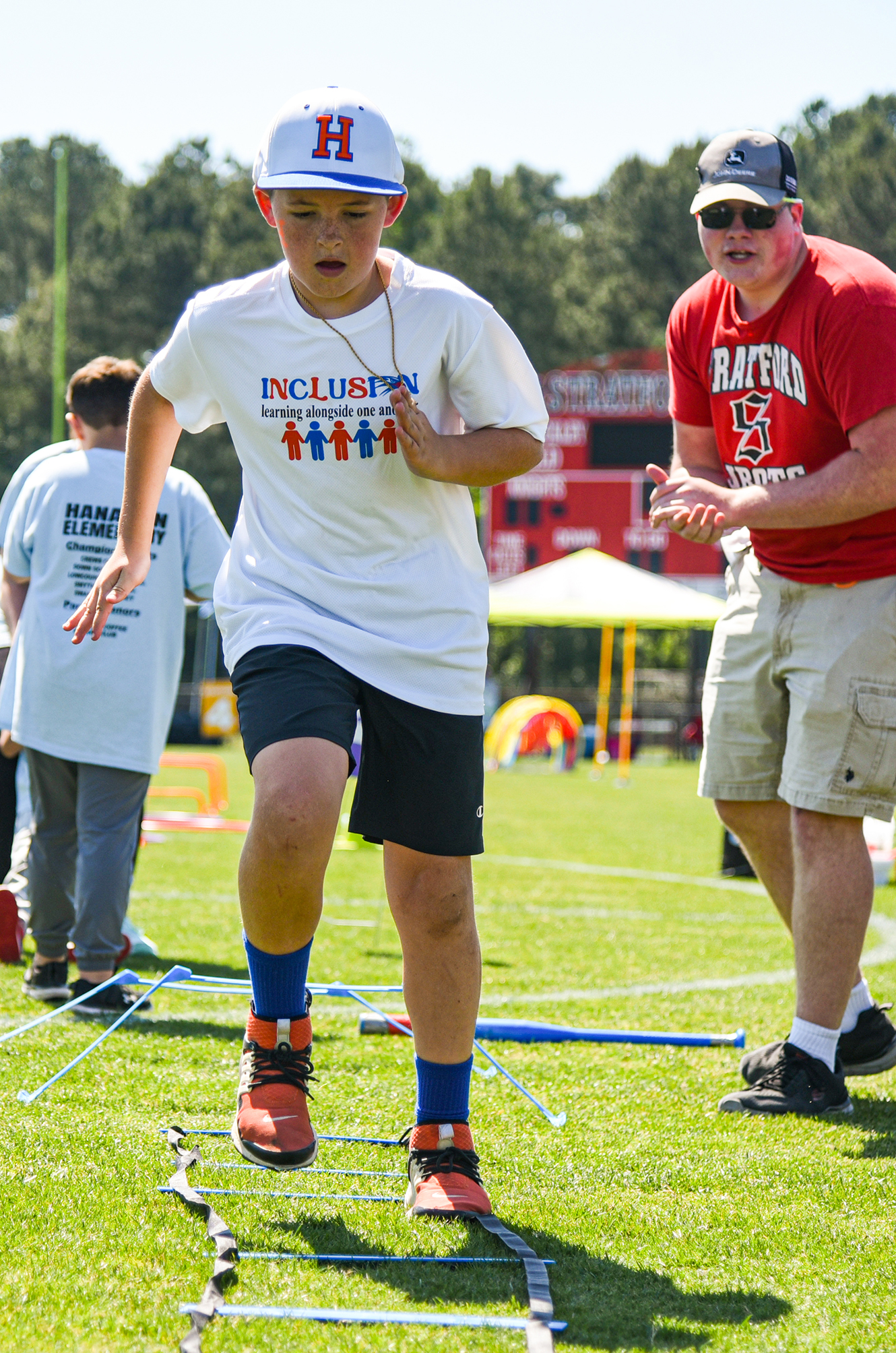 HES buddy doing obstacle course