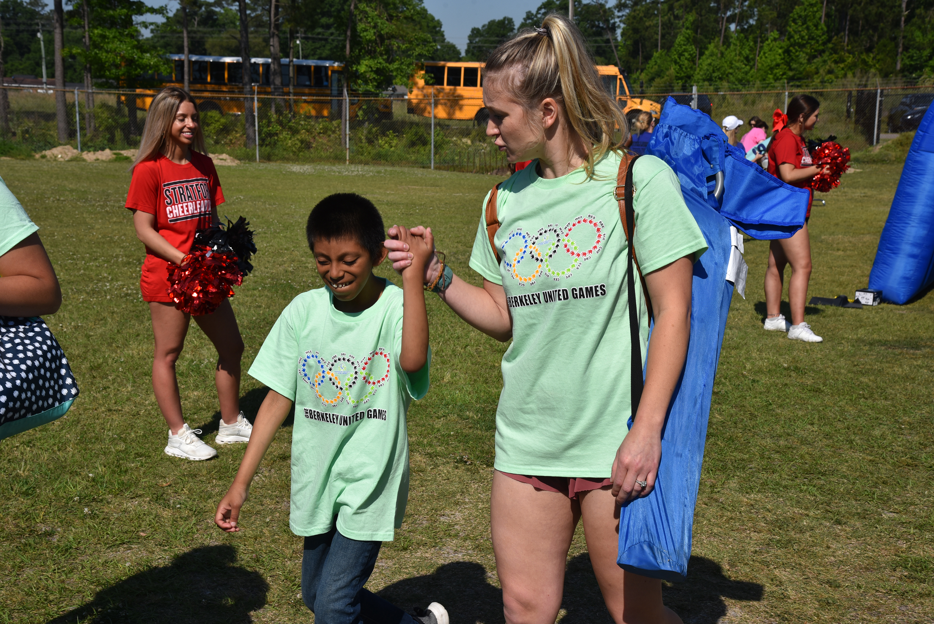 volunteer with student