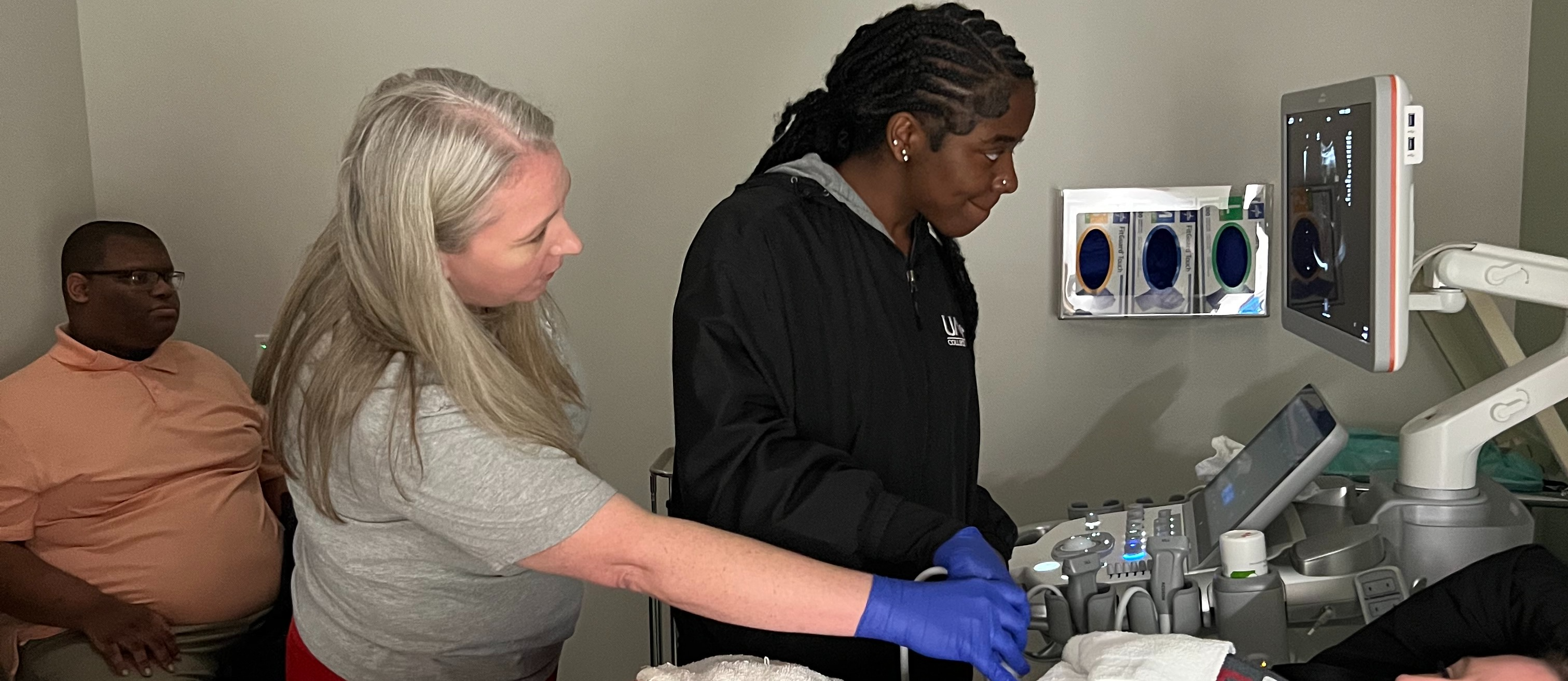 Students learning about sonograph and building their medical knowledge