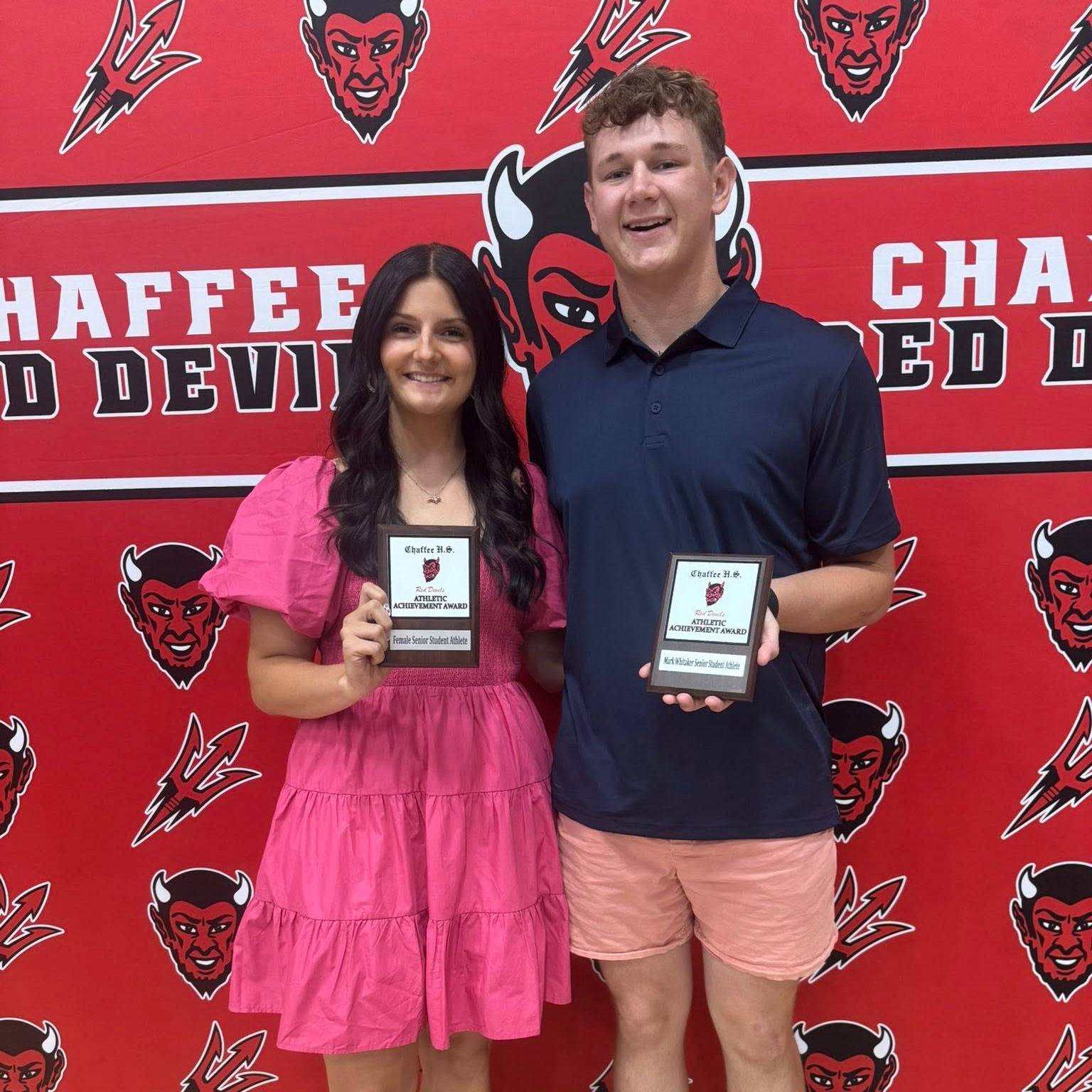 Kolbey Estes received the 2025-2026 Mark Whitaker Senior Student Athlete Award and Addison Stratton received the 2025-2026 Female Senior Student Athlete Award!