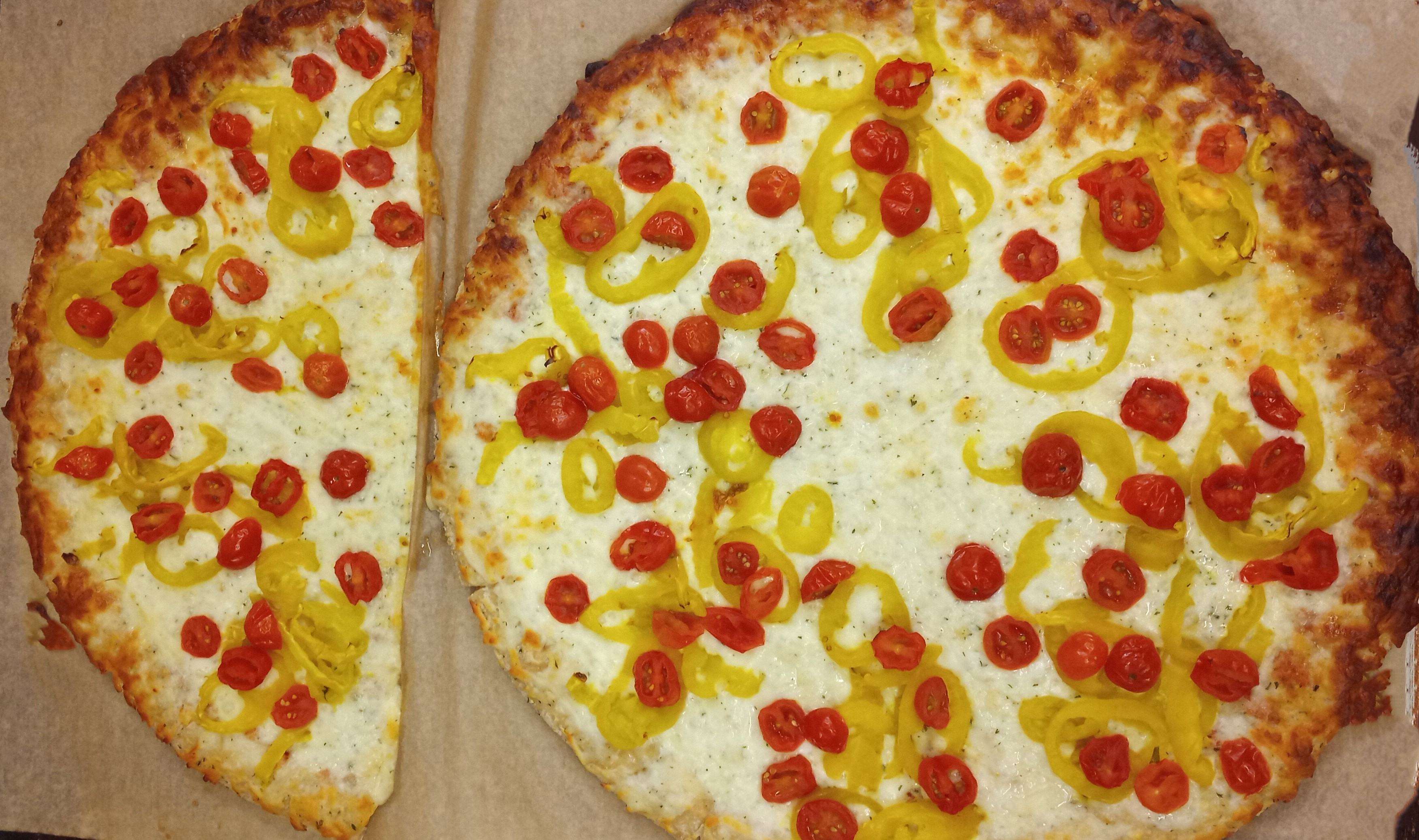 Cheese Pepperoni & Tomatoes Pizza
