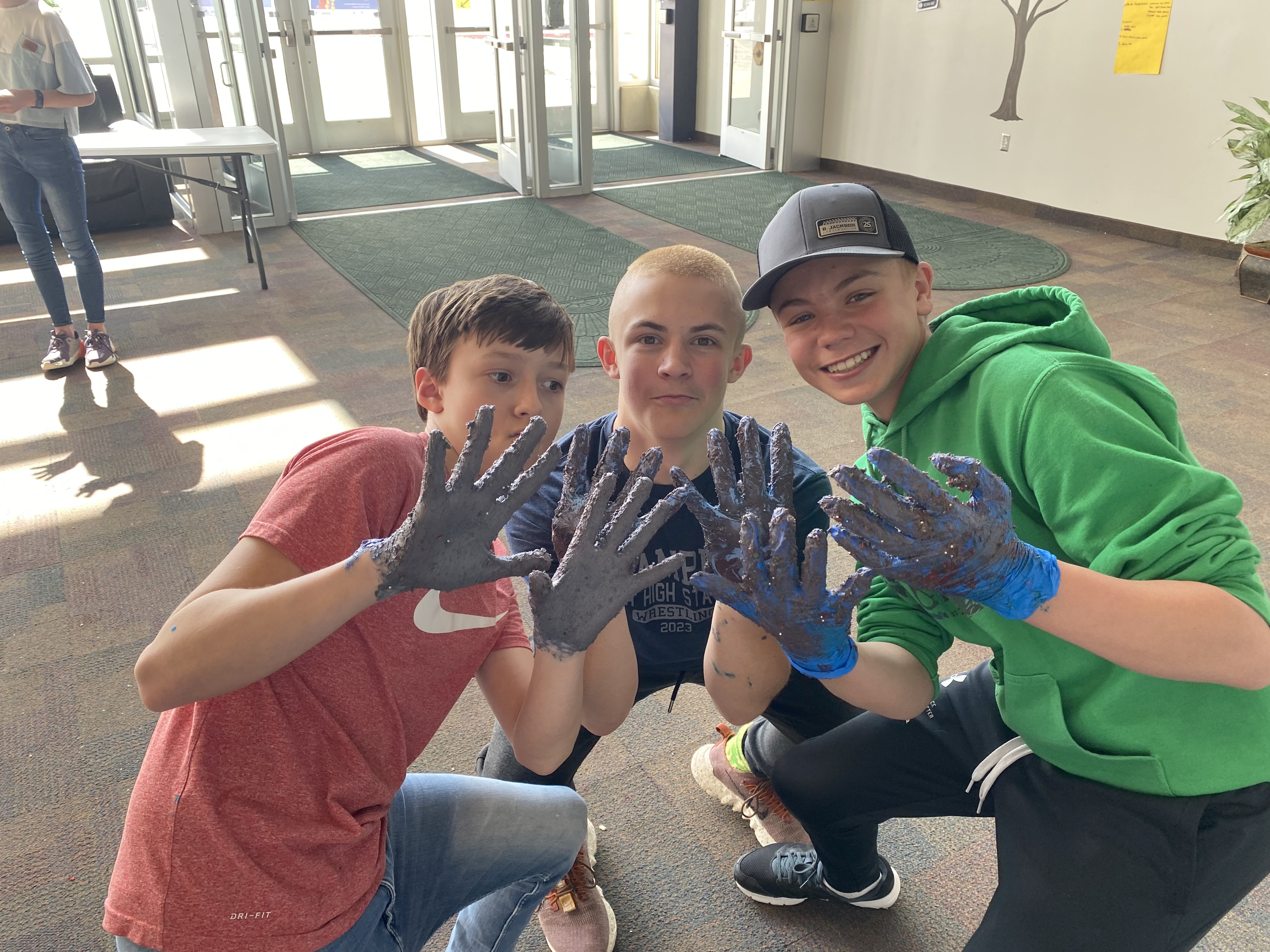 SSMS Students decorating cookies