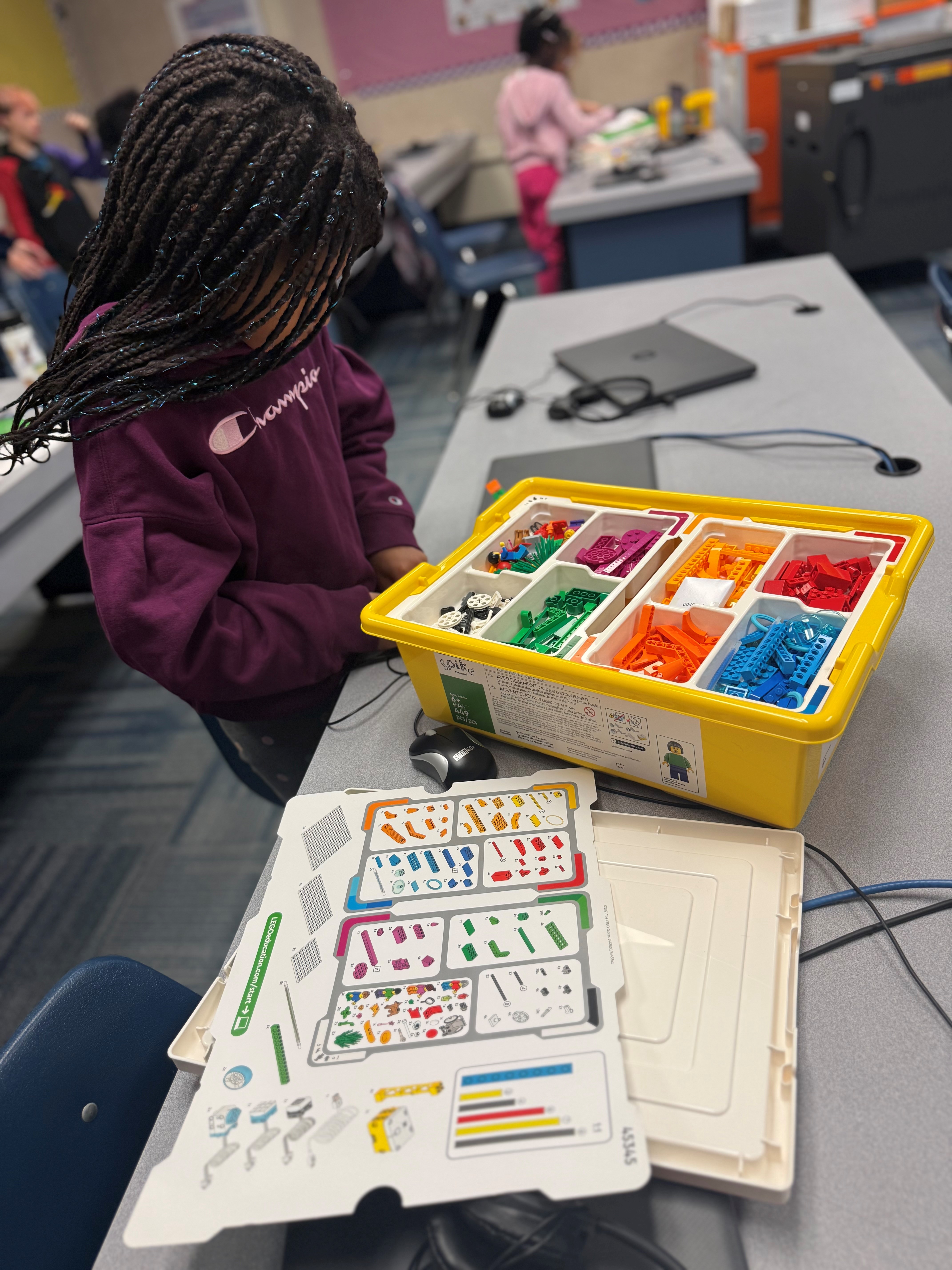 Palm Vista Students Working with Logo Spike Kits