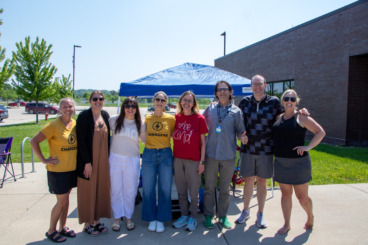 MNSync Online teachers meet for the computer drop off event