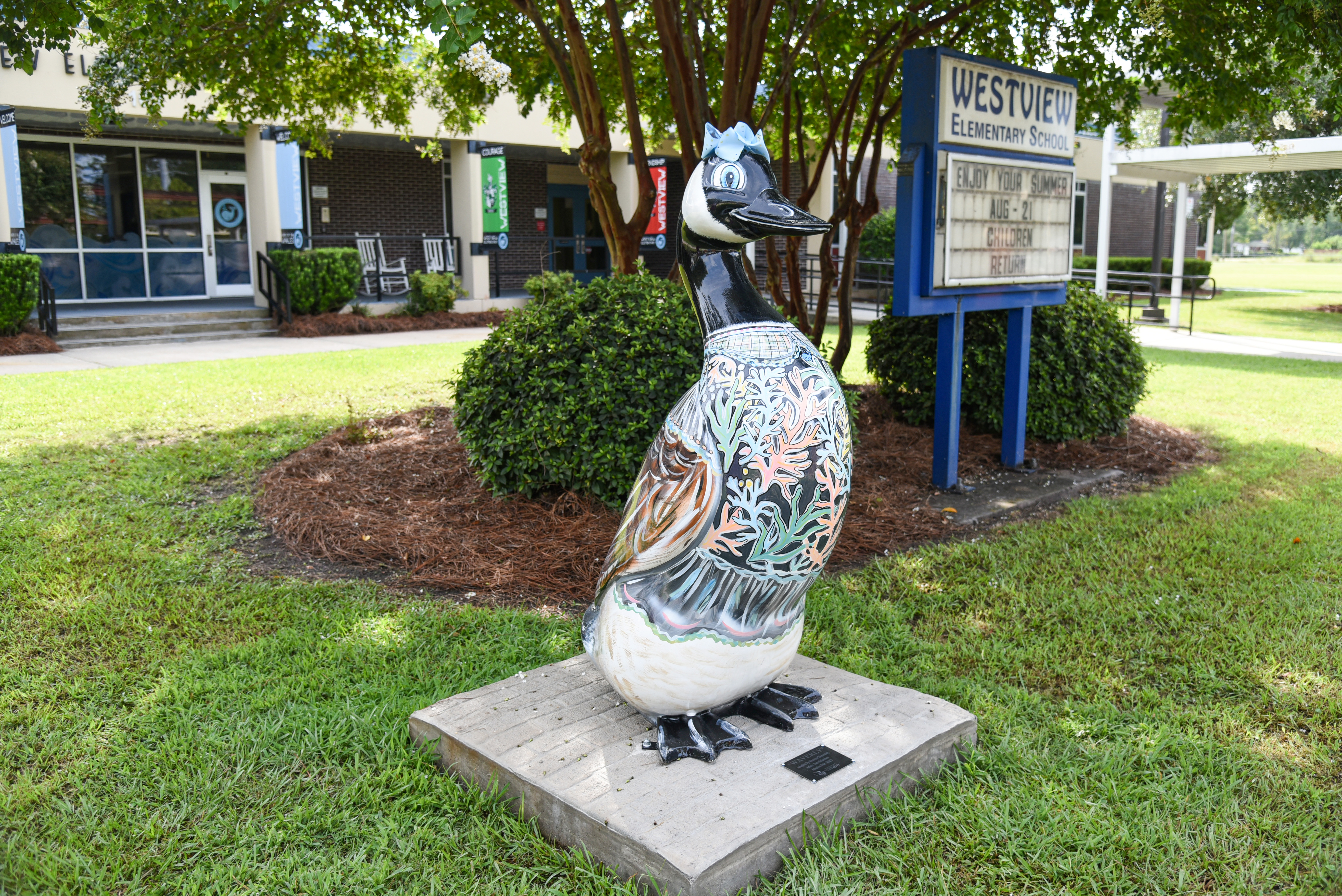 waverly the goose statue