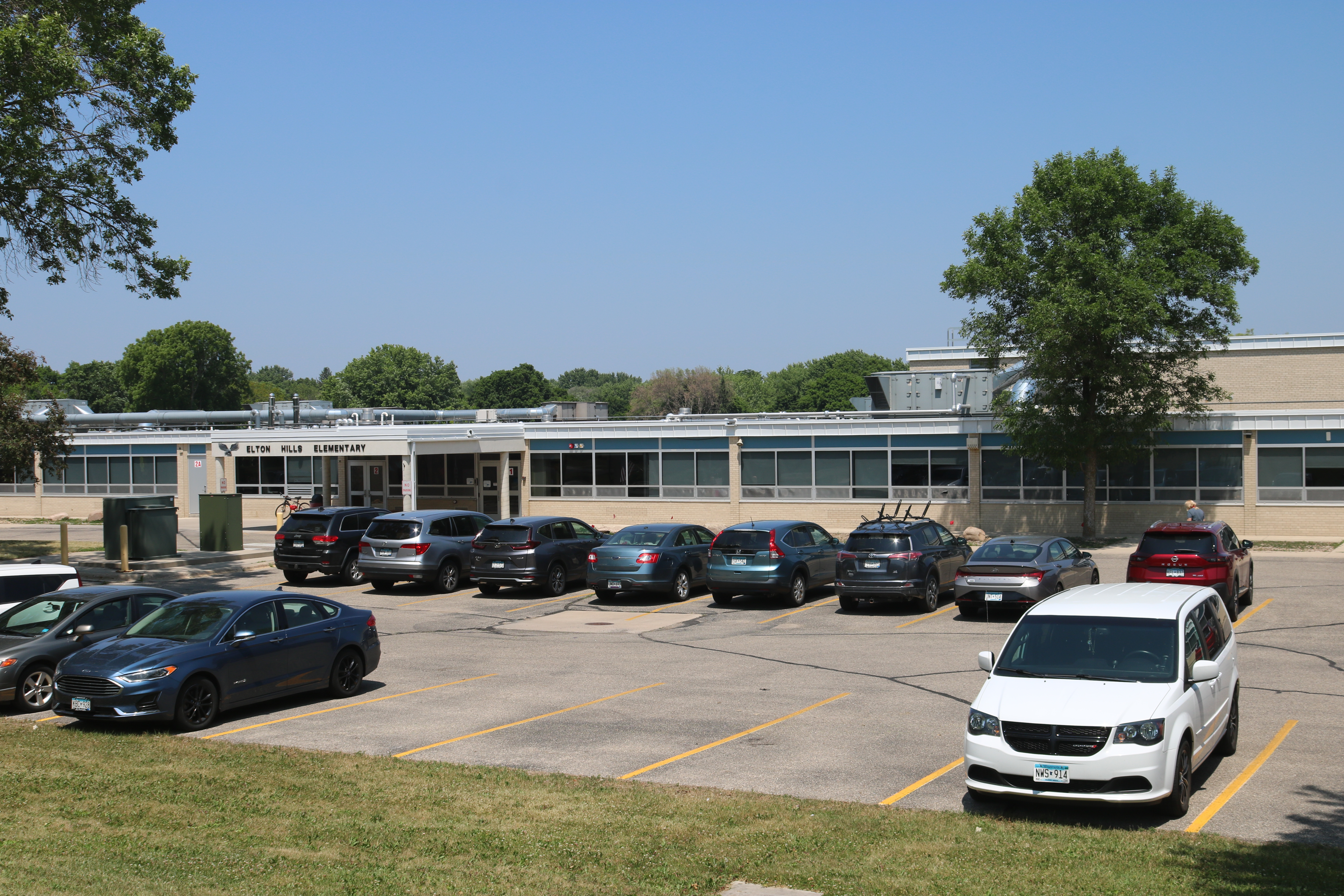 Exterior of Elton Hills Elementary School Building