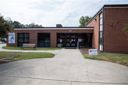 the front entrance of South Smithfield Elementary school