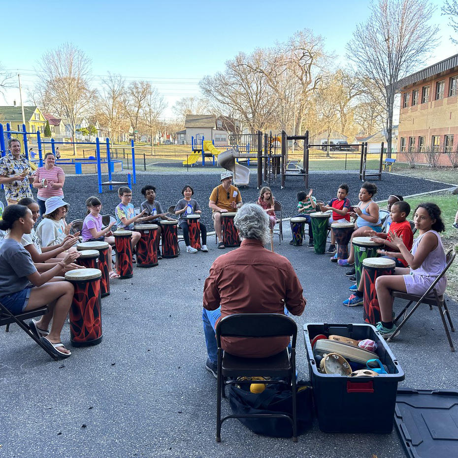 Students in music class 