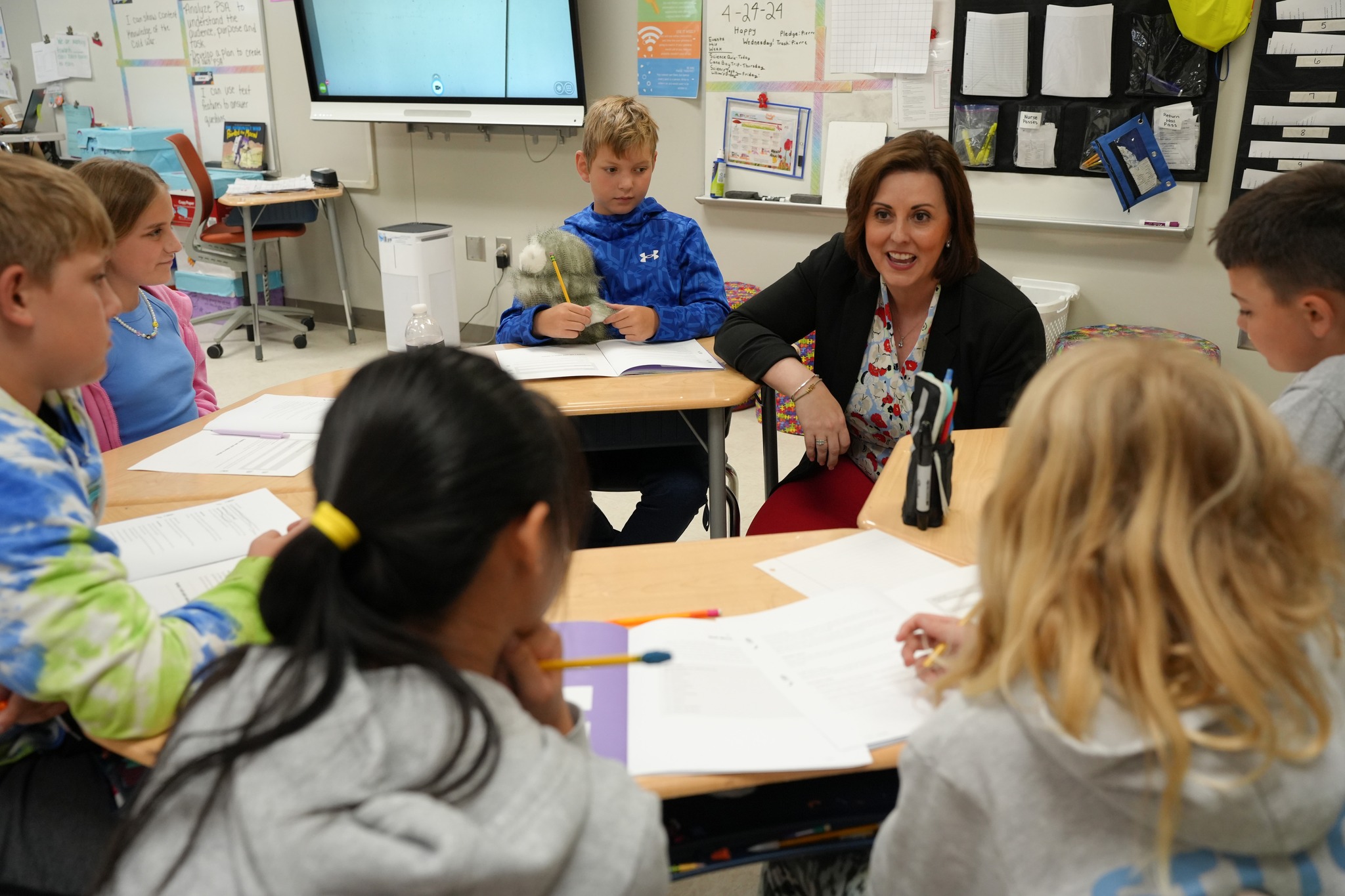 State Superintendent visits NES