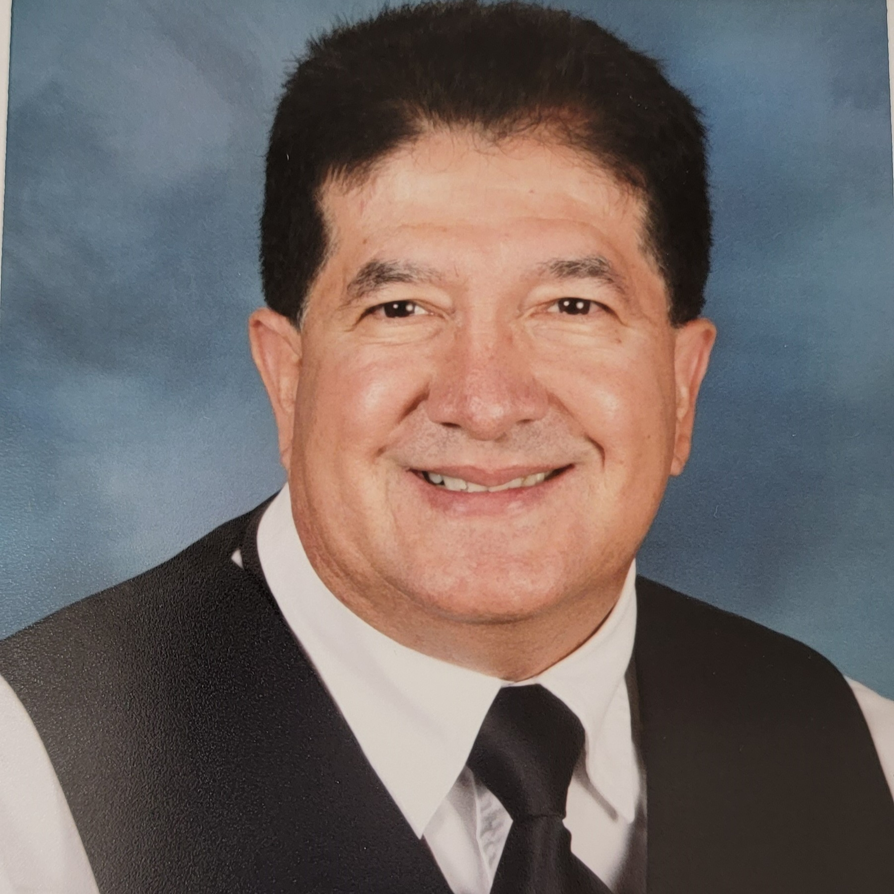 Email Guillermo Cortés