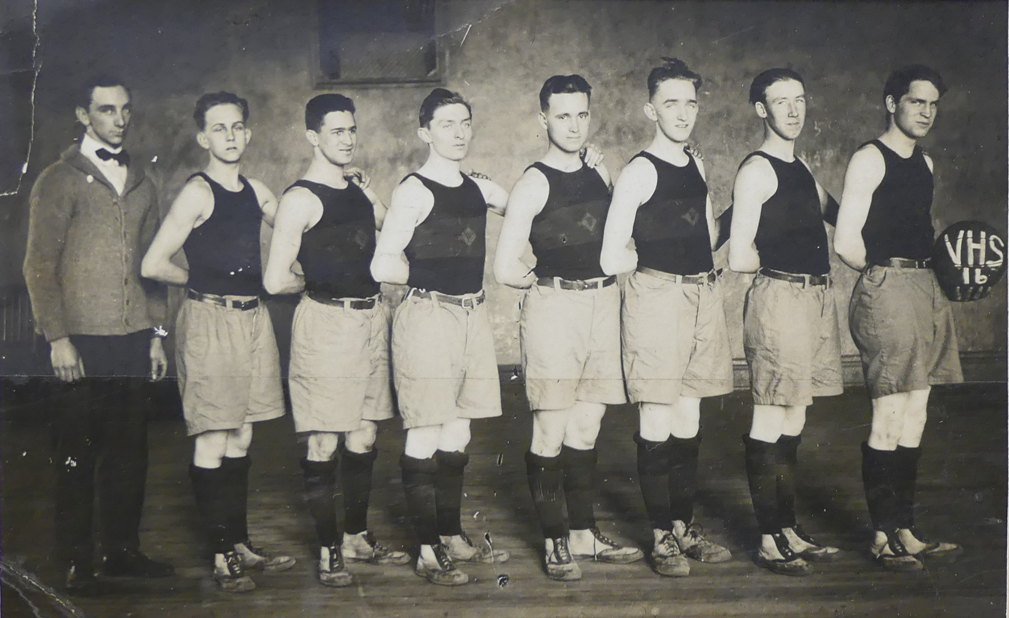 VHS 1916 Boys Basketball
