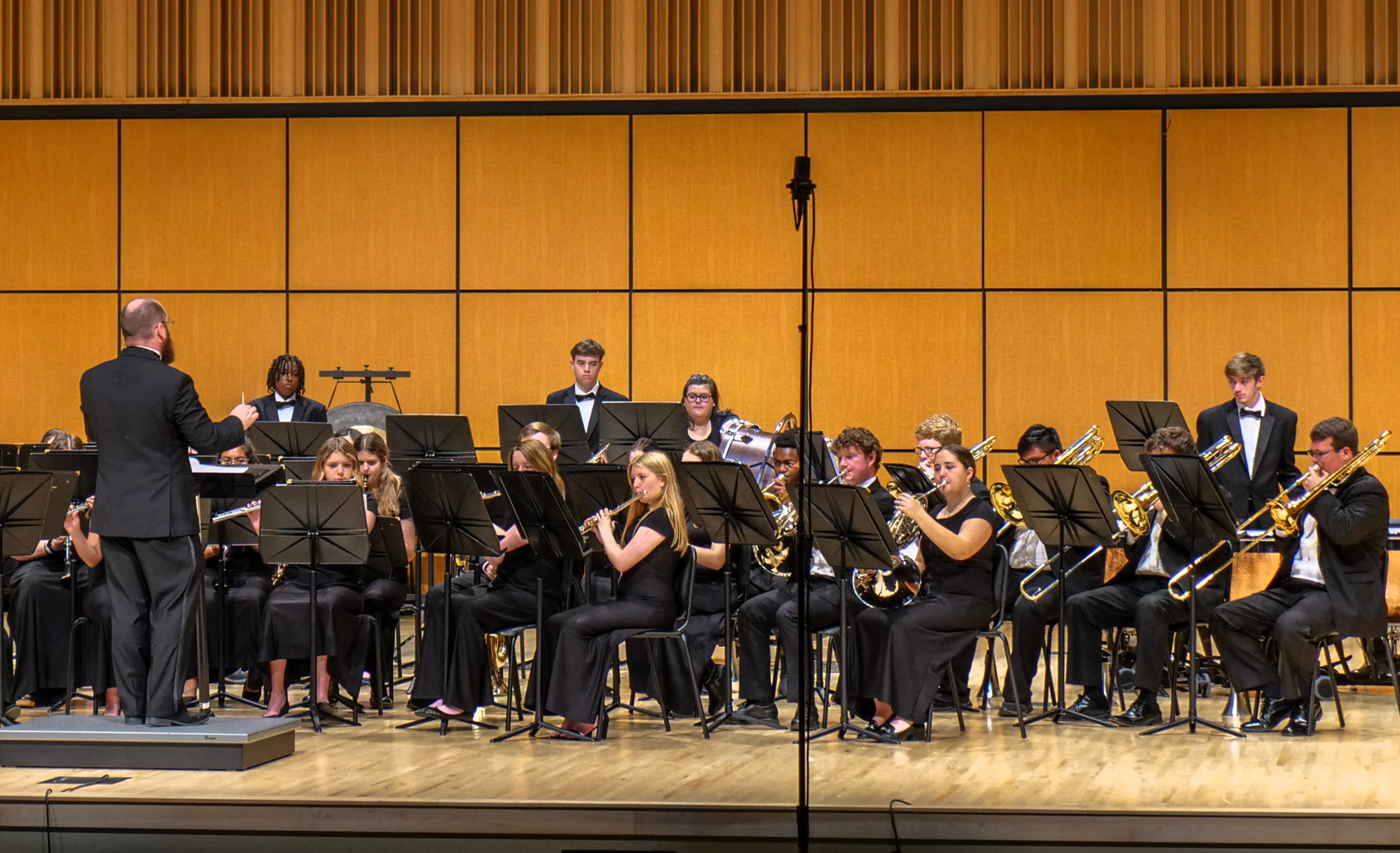 high school students play in concert band