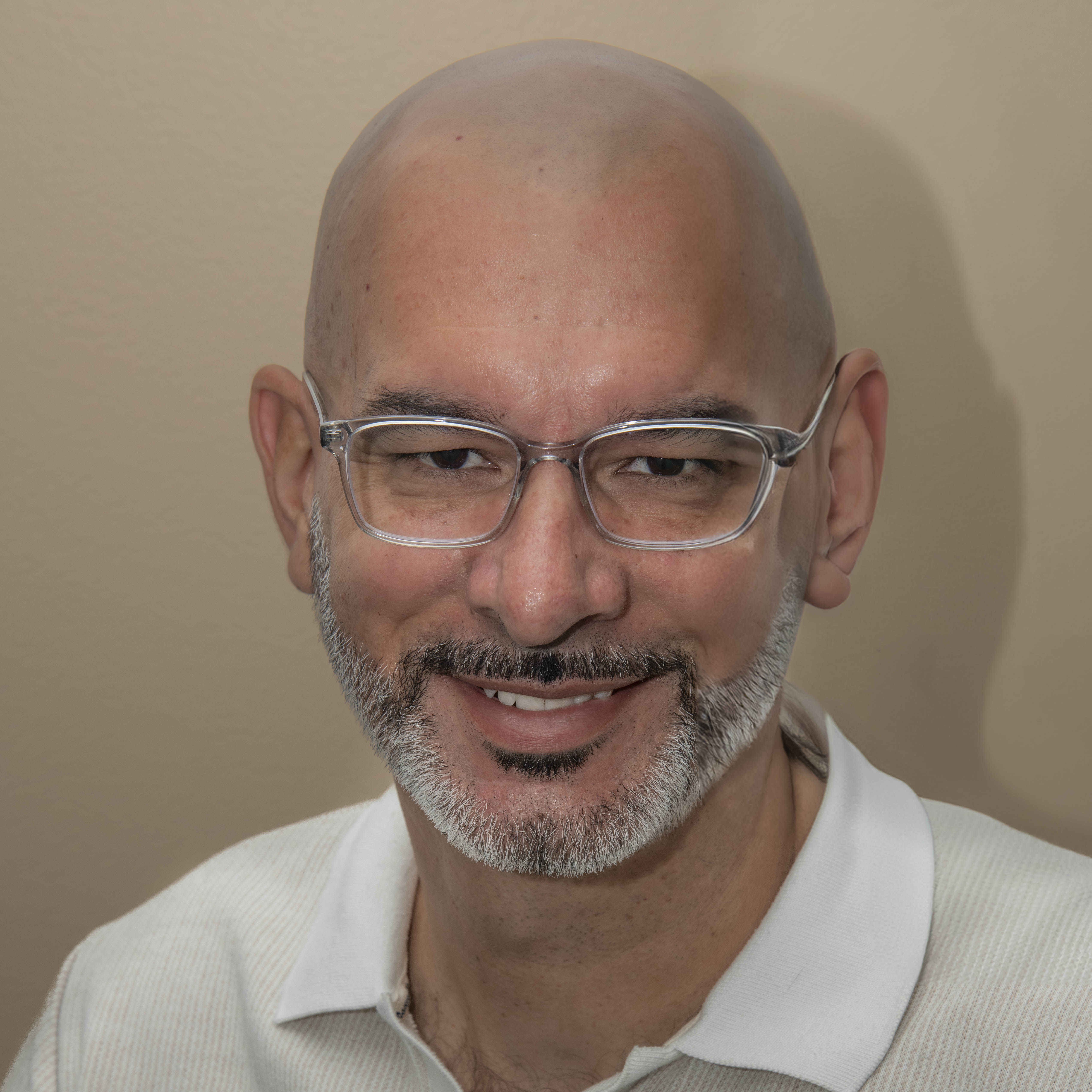 Lou Hernandez