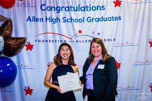 Allen Arts Alliance Scholarship – $1,000 each Recipient: Susie Lee