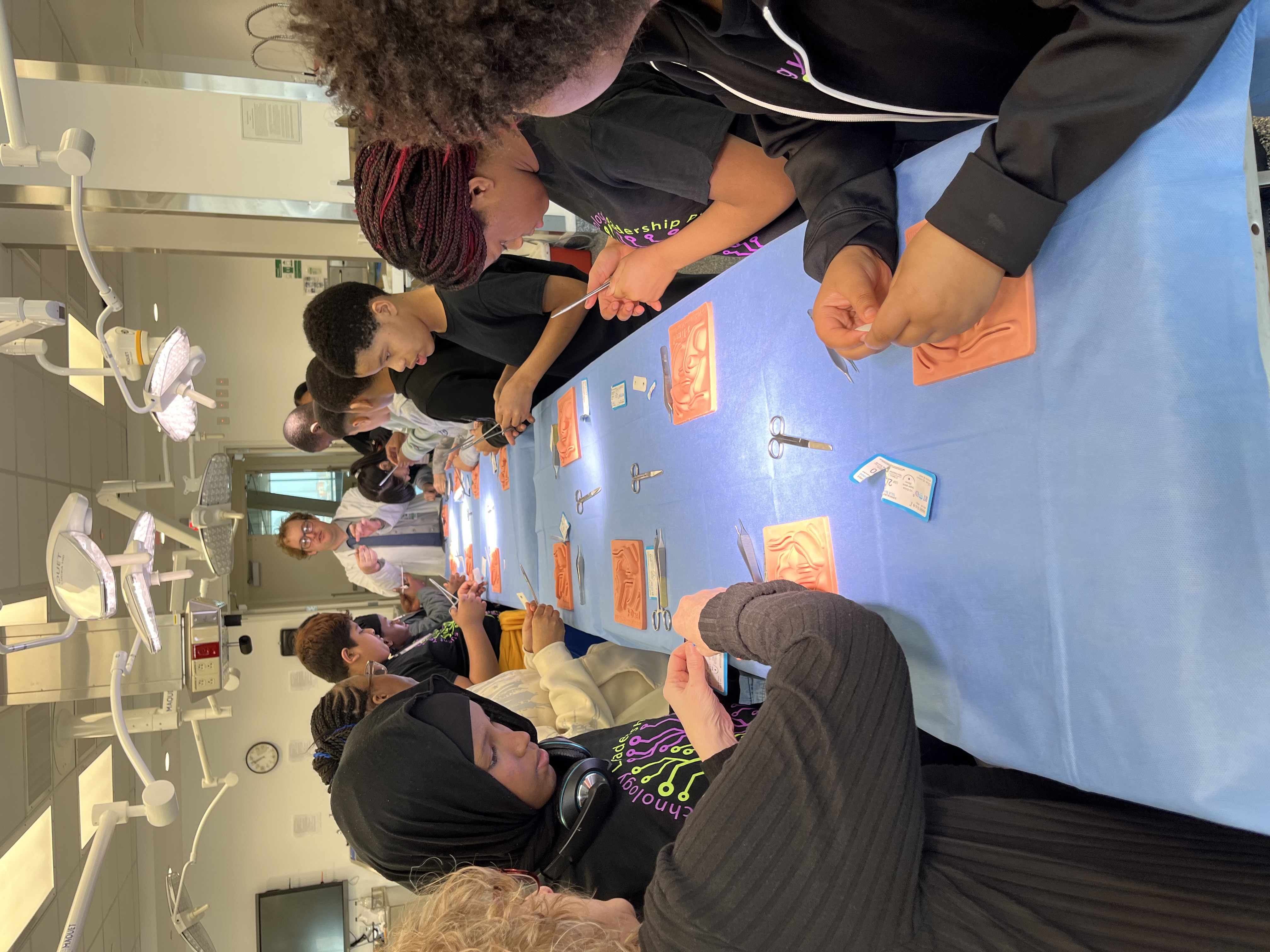 Learing how to stitch with sutures