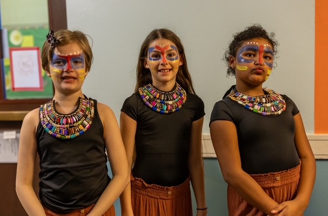 3 students who play Rafki