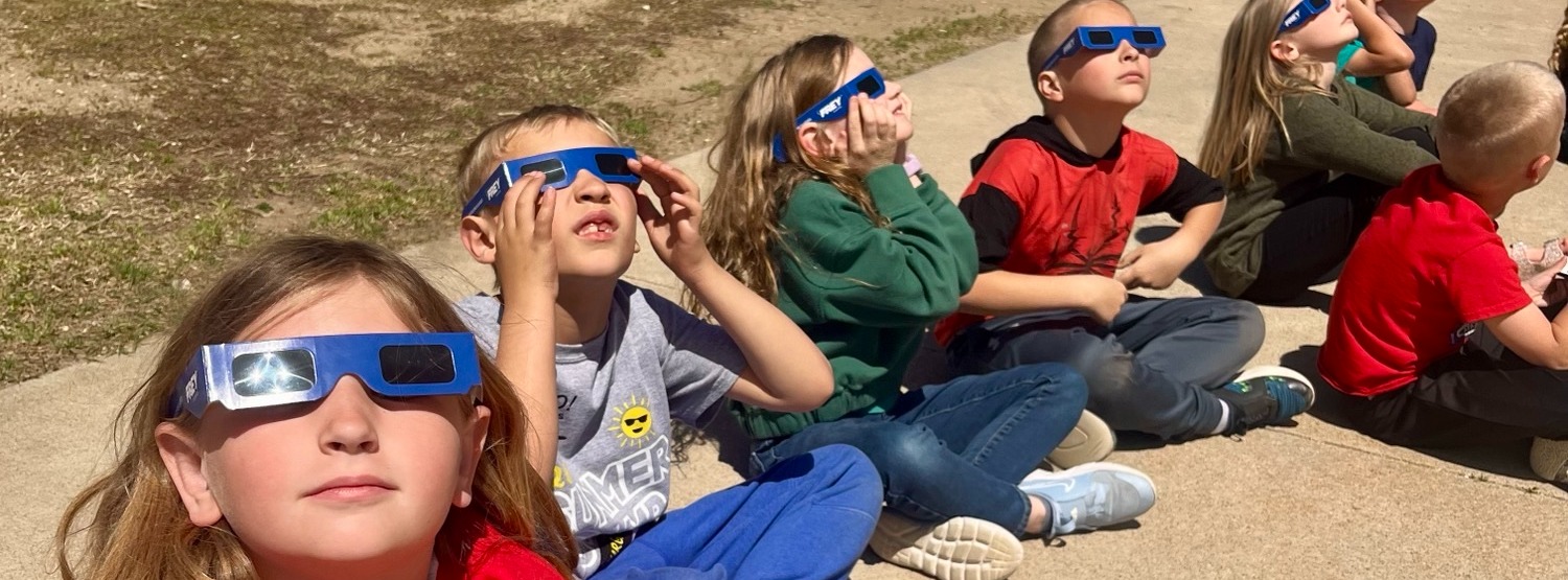 EES Students during Solar Eclipse