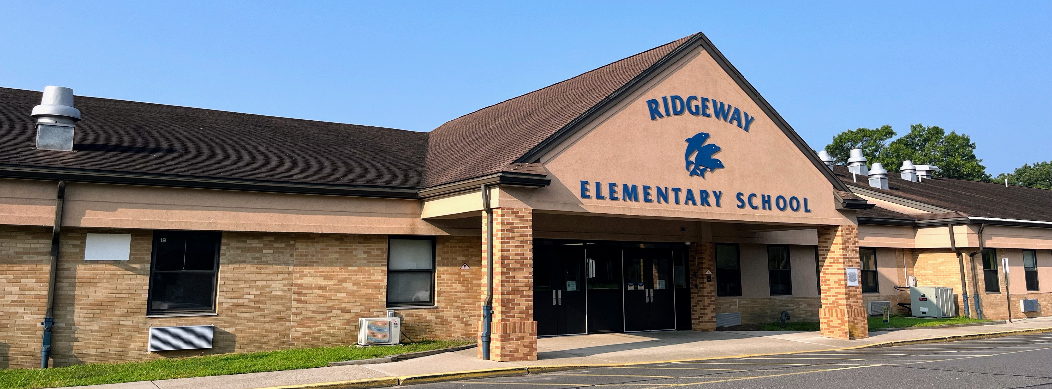 Ridgeway Elementary School Exterior