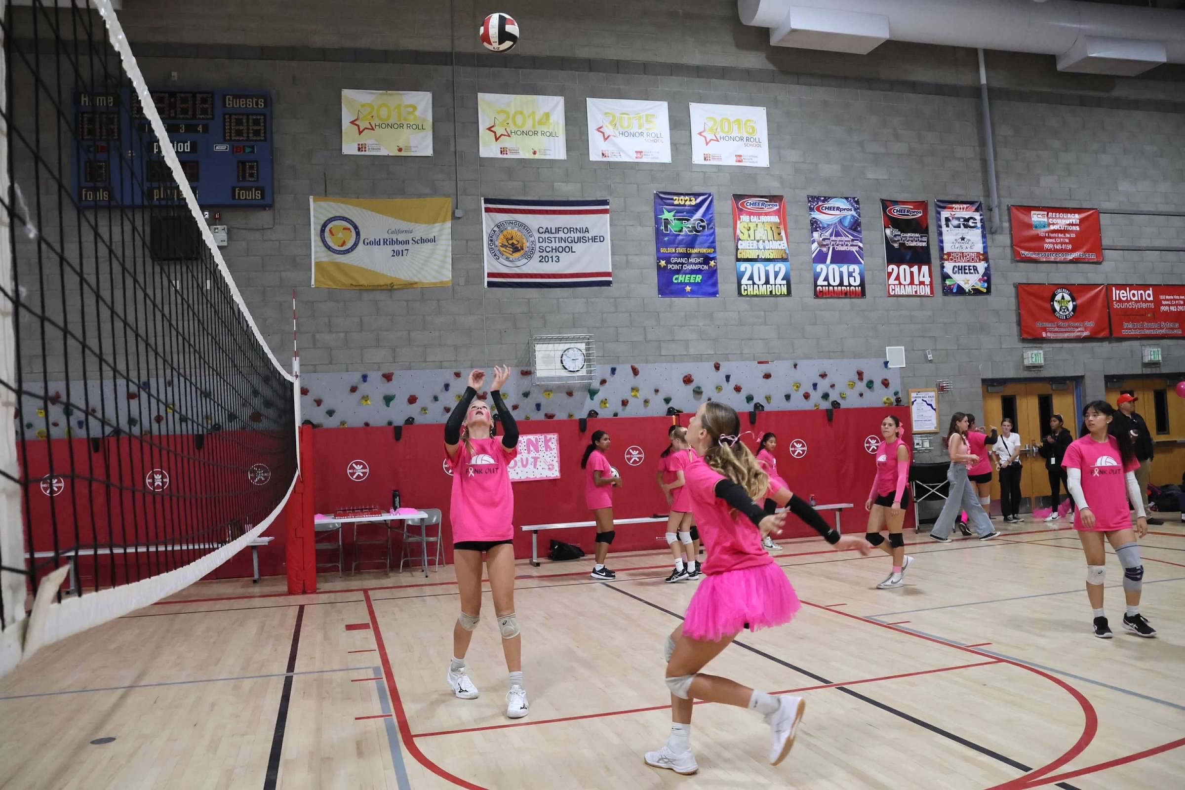 El Roble Hosts Annual Pink Out in Honor of Breast Cancer Warriors