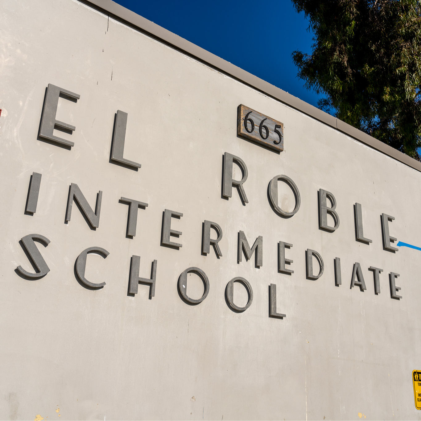 El Roble Campus sign