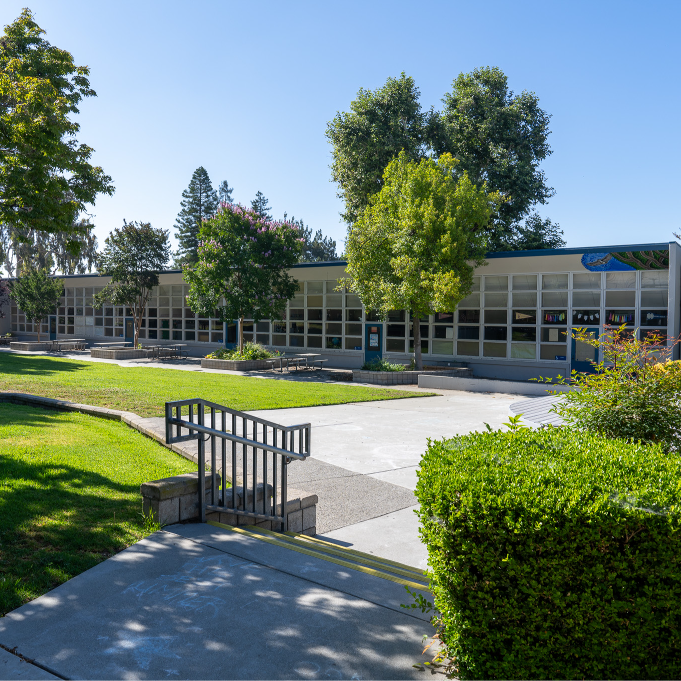 Oakmont Outdoor School outside of classrooms