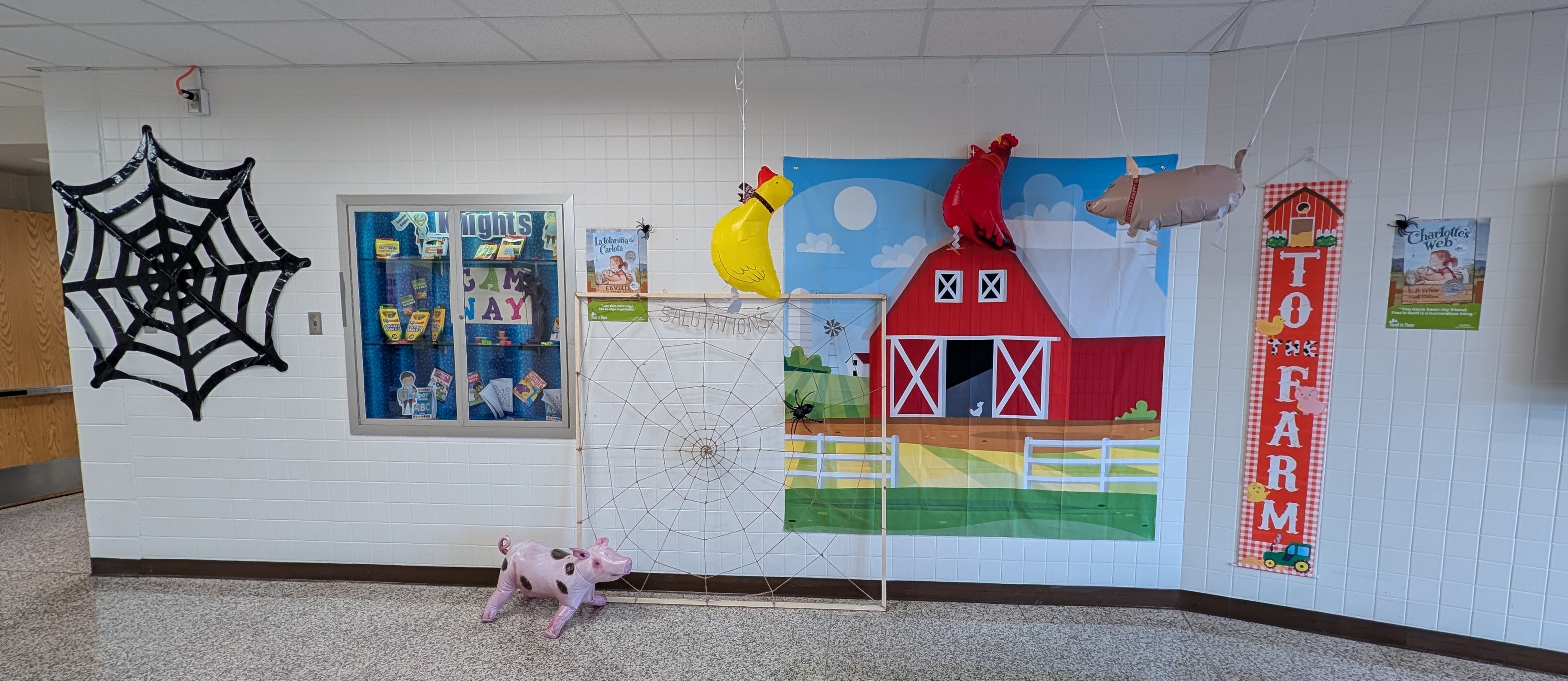 charlotte's web hallway display