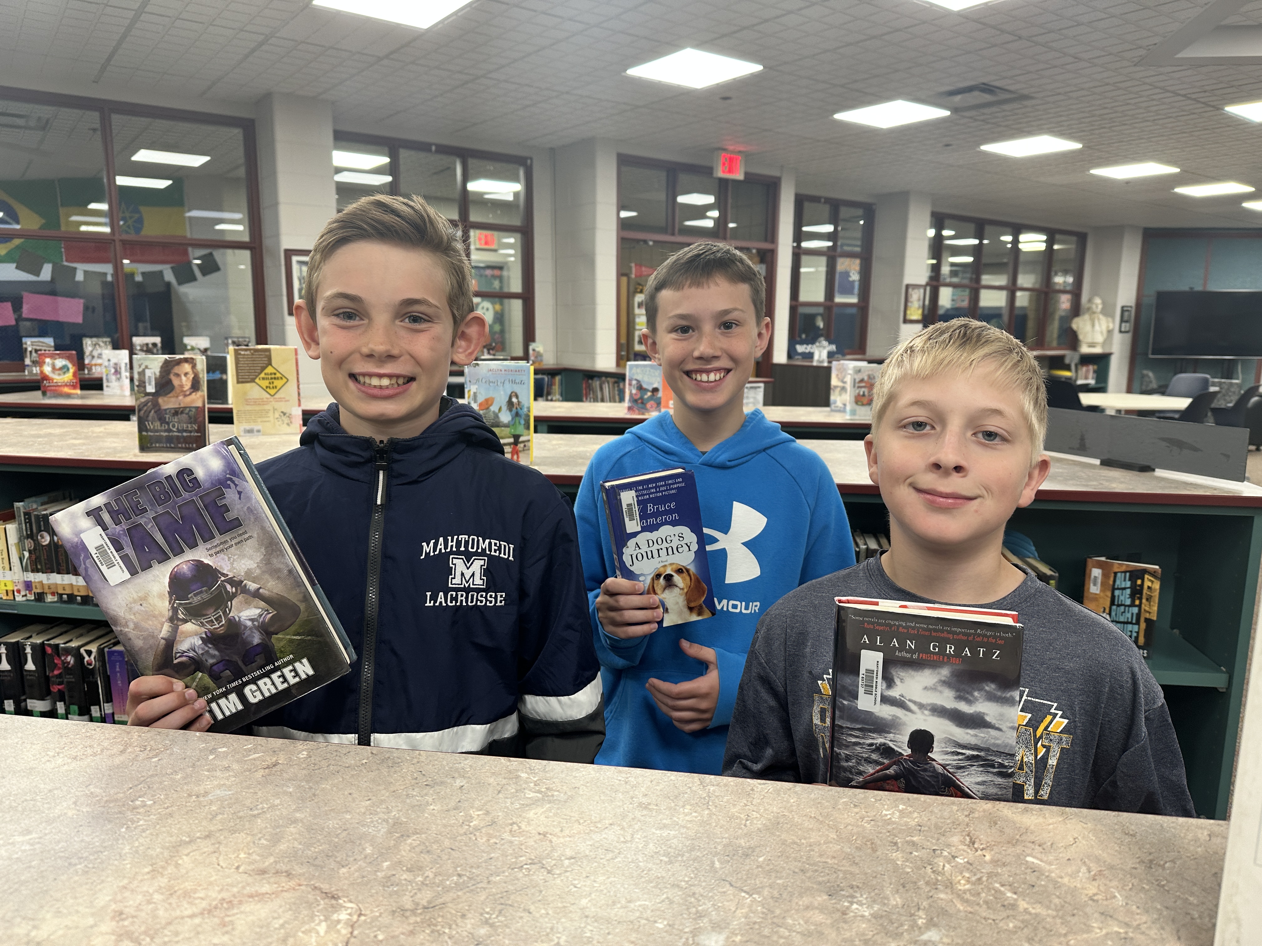 Students browsing books