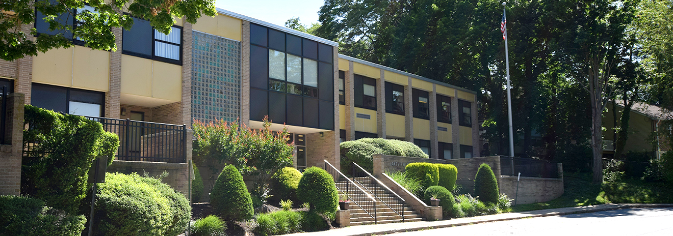 Lakeview Elementary School building front