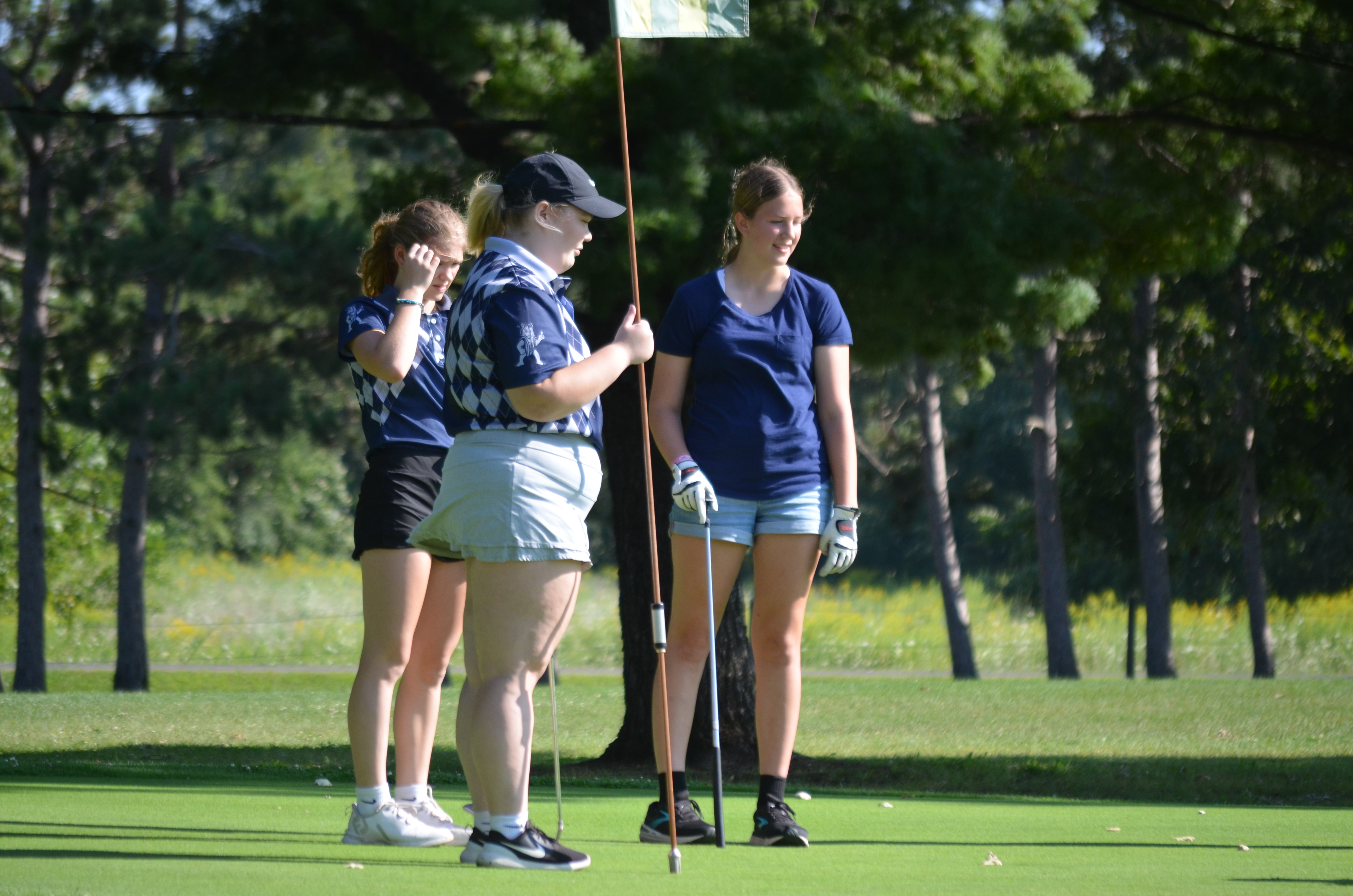 Waiting on the putt!