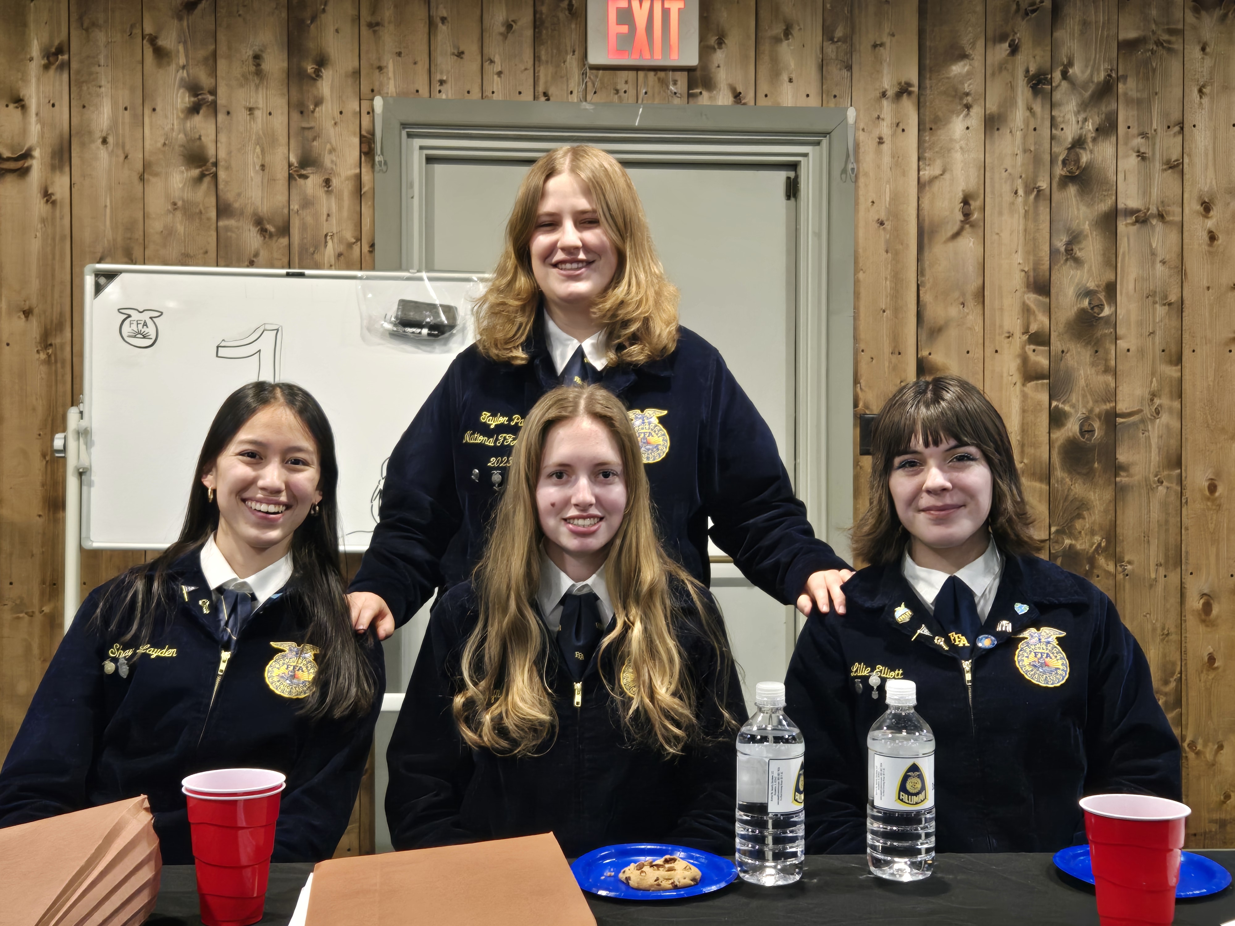 FFA girls at the Alumni Auction!