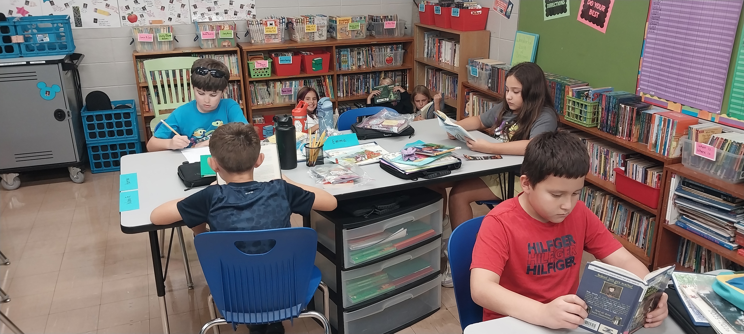 Who Goes to School? Unit 13　grapeseed parent-add-child.png