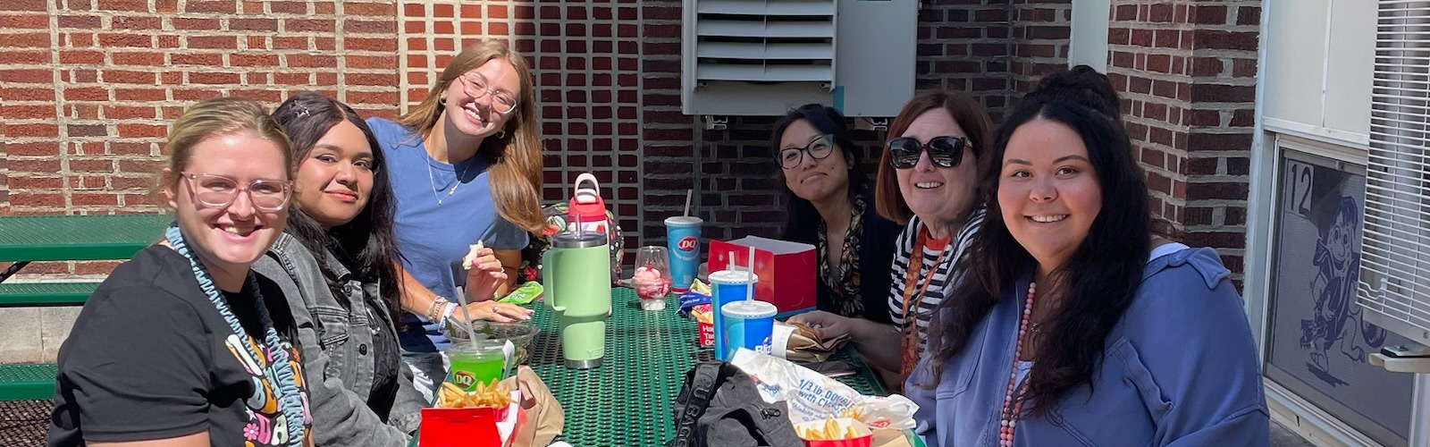 JG staff eating outside!