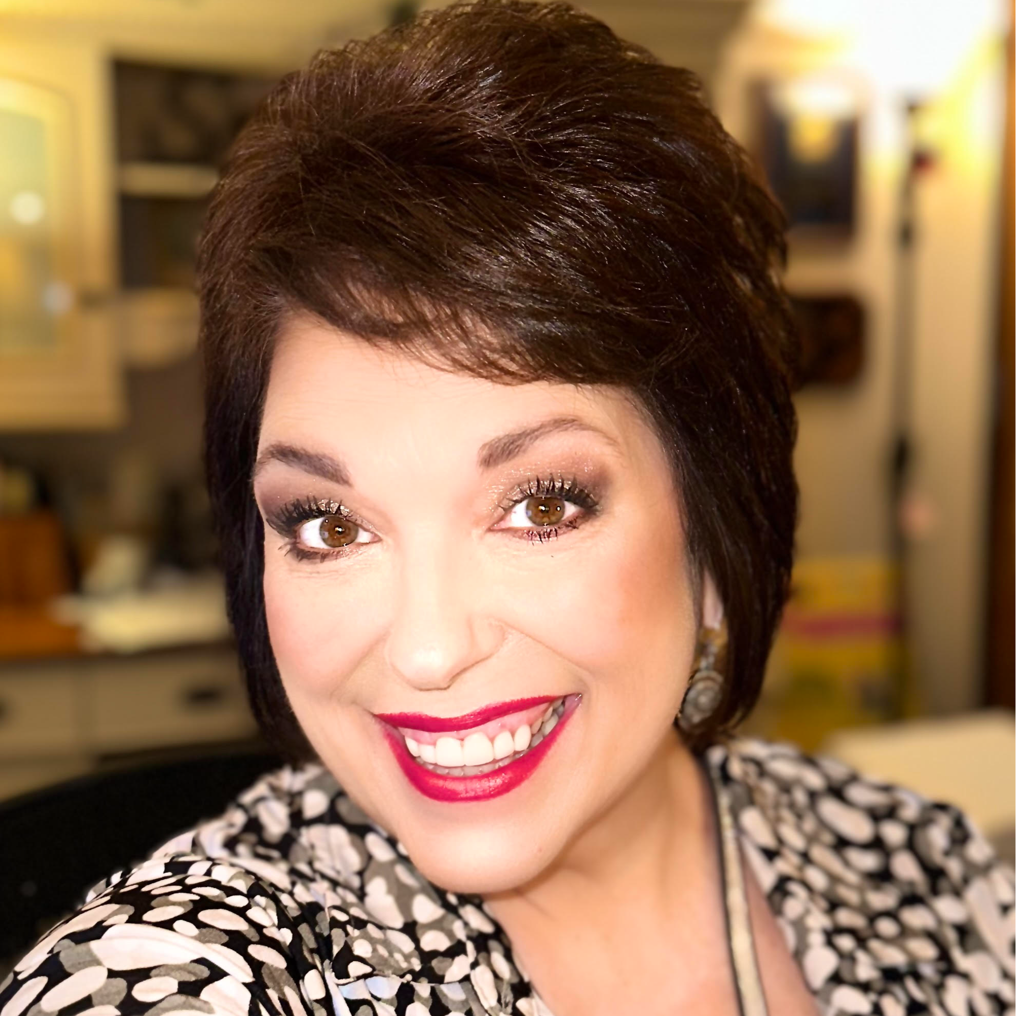 photo of Shannon Hollis