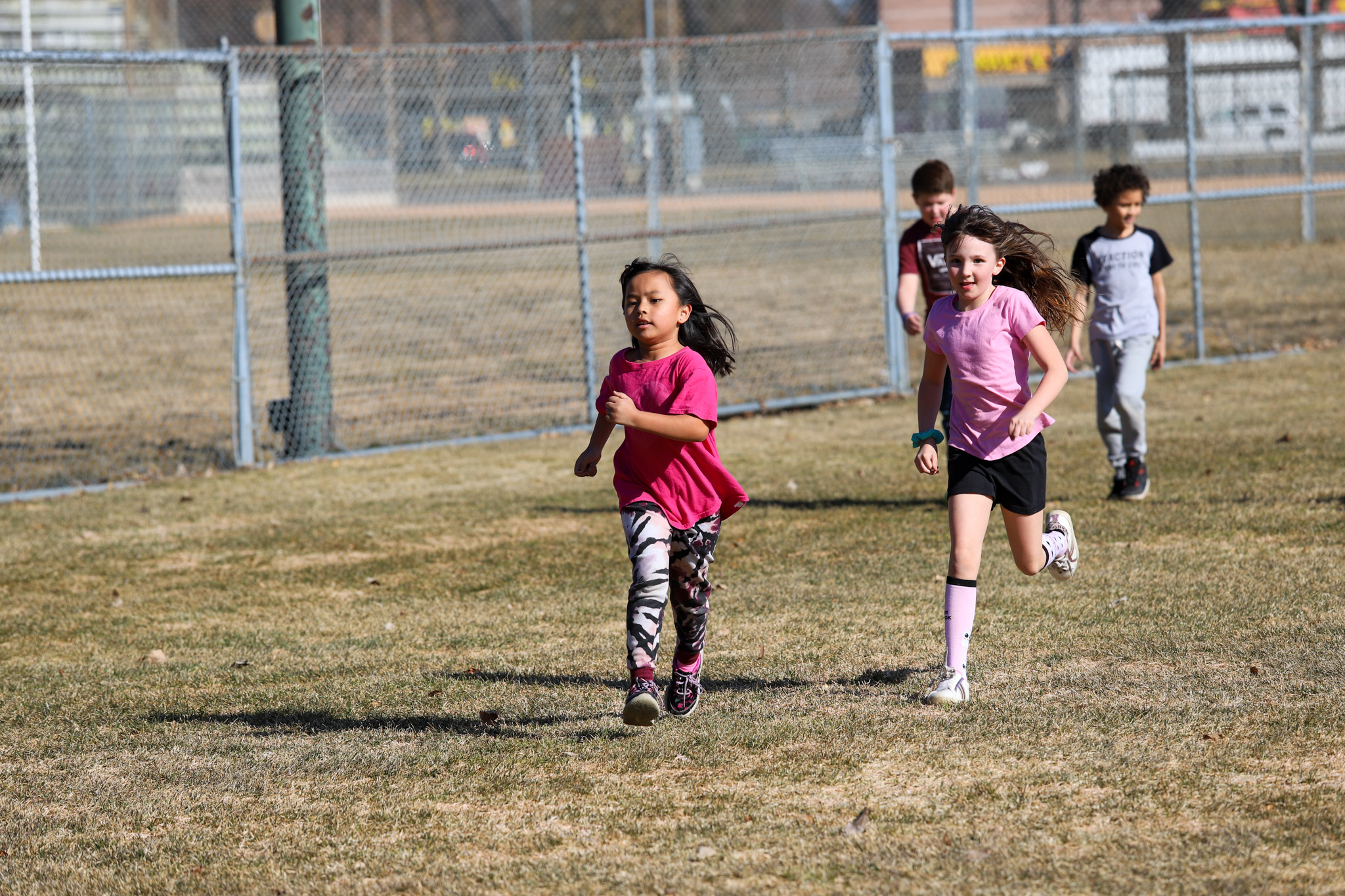 girls running