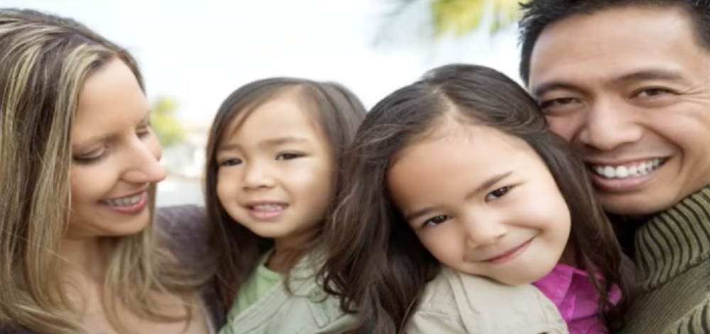 family with 2 children