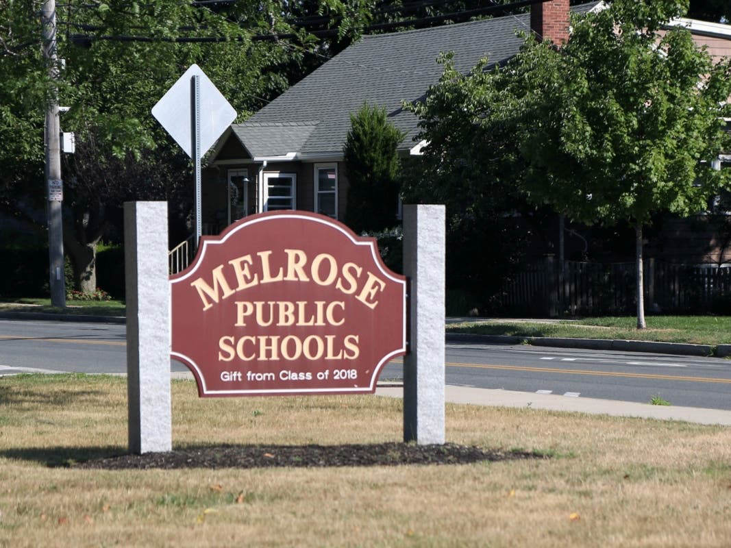 Sign "Melrose Public Schools Gift from Class of 2018"