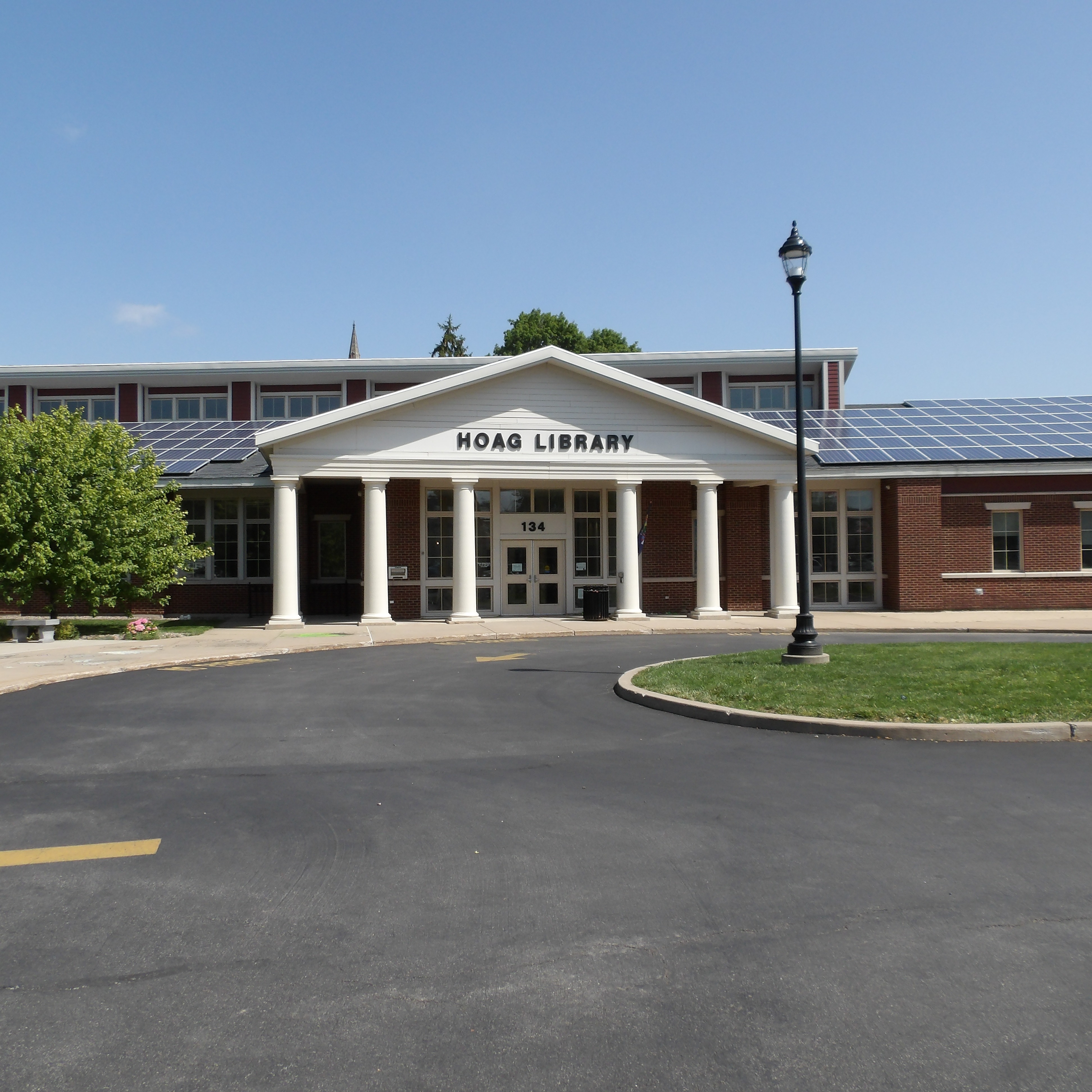 entrance of Hoag Library Adult Ed location