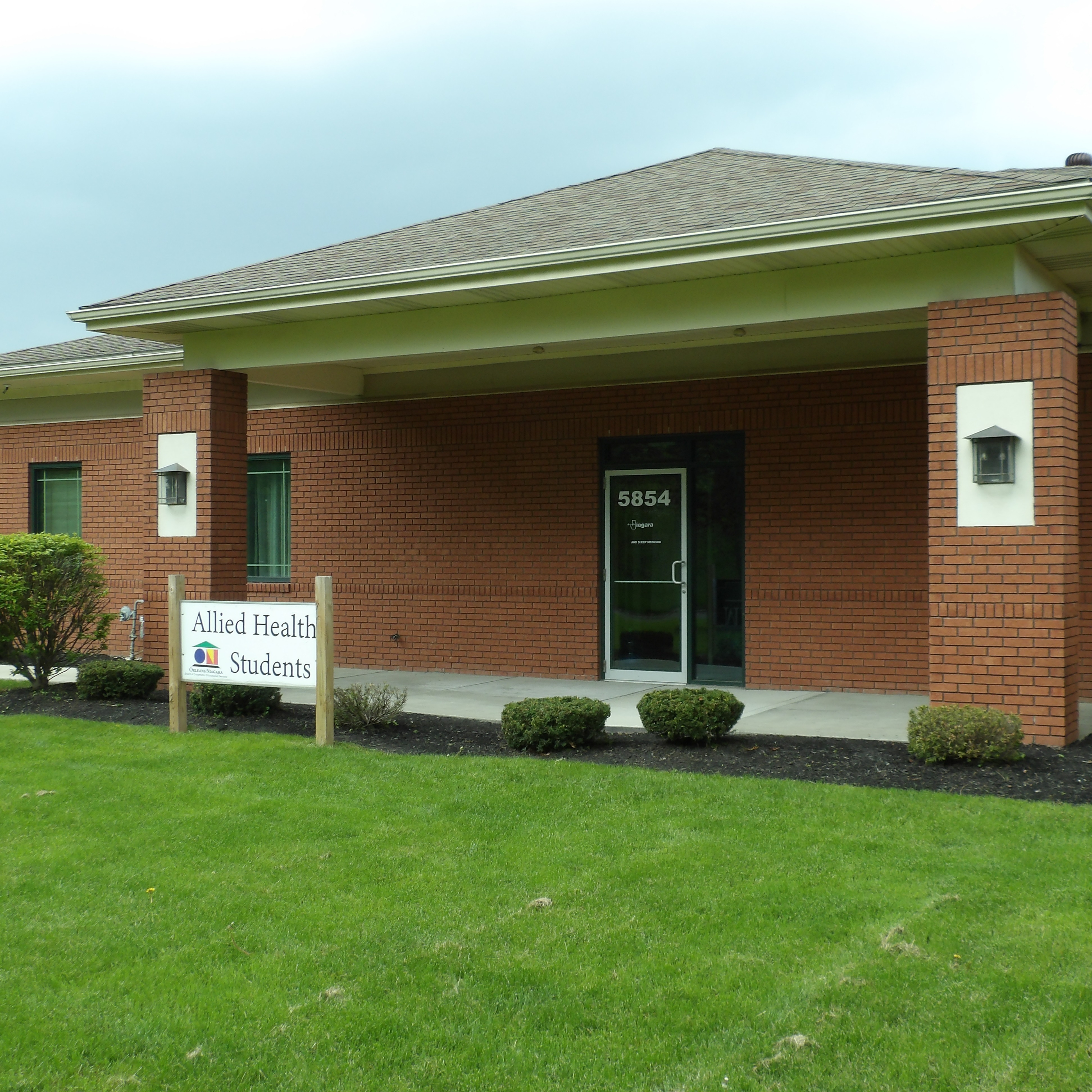 front entrance of Allied Health location on Lockport Medical Campus