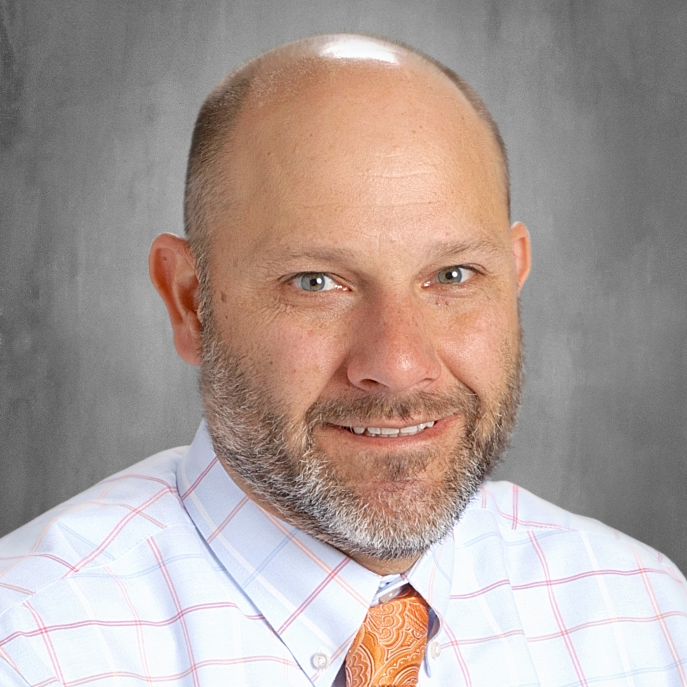 headshot Tom Novinski