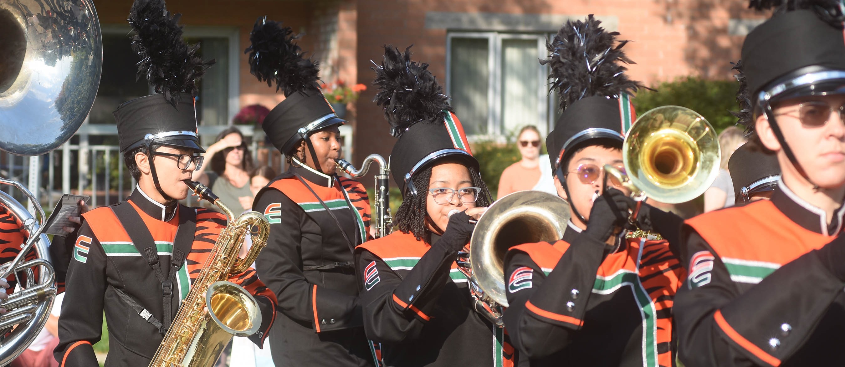 band performs in Homecoming parade