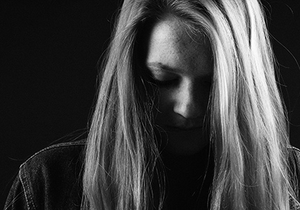 sad girl black and white icture