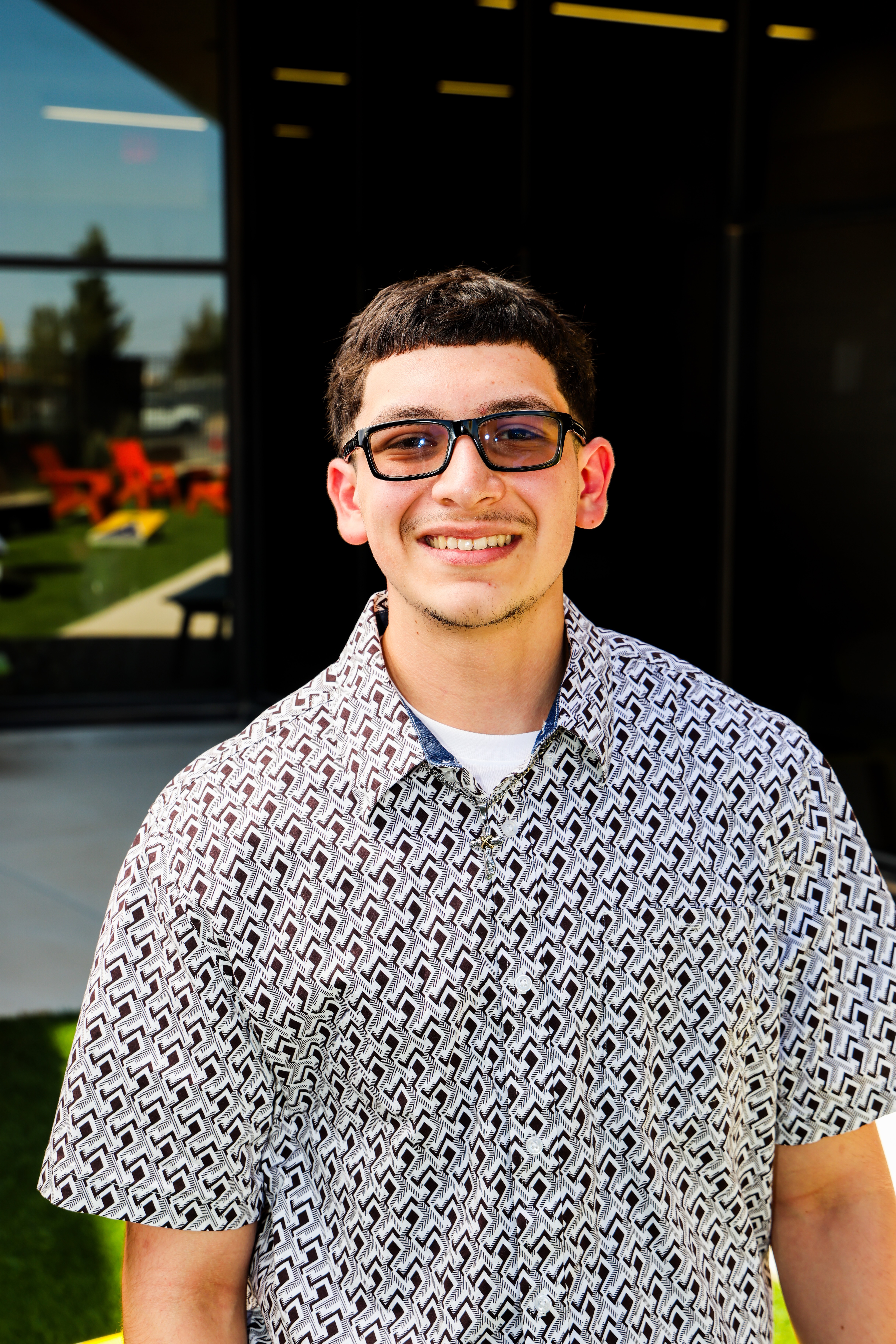 headshot of Joe Ray De La Rosa