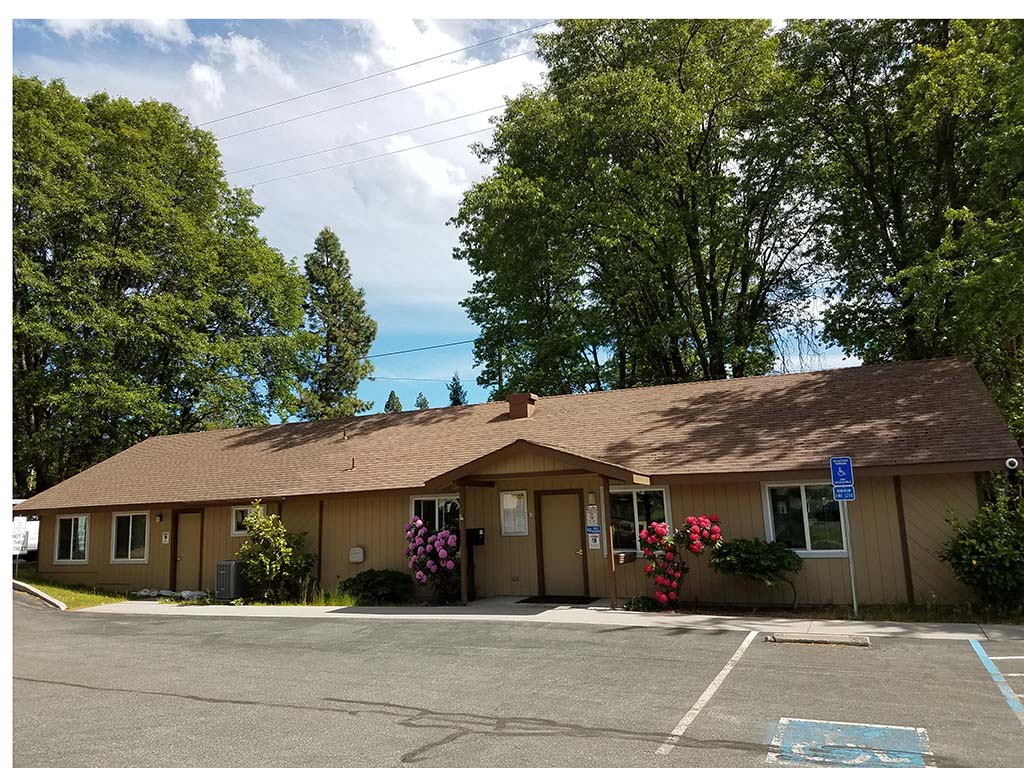 Siskiyou Union High School District building