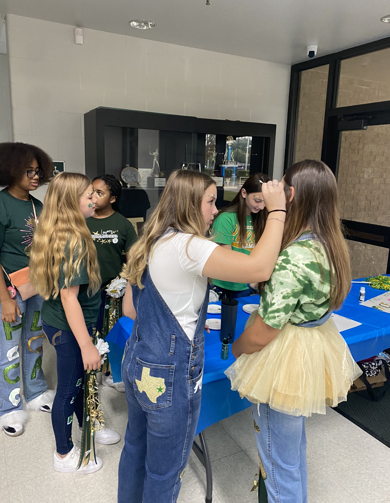 students face painting