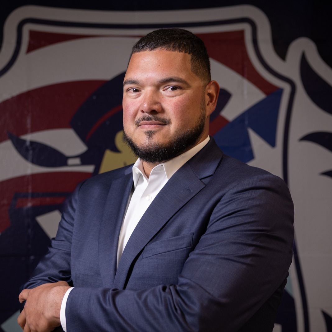 Coach Luis Davila