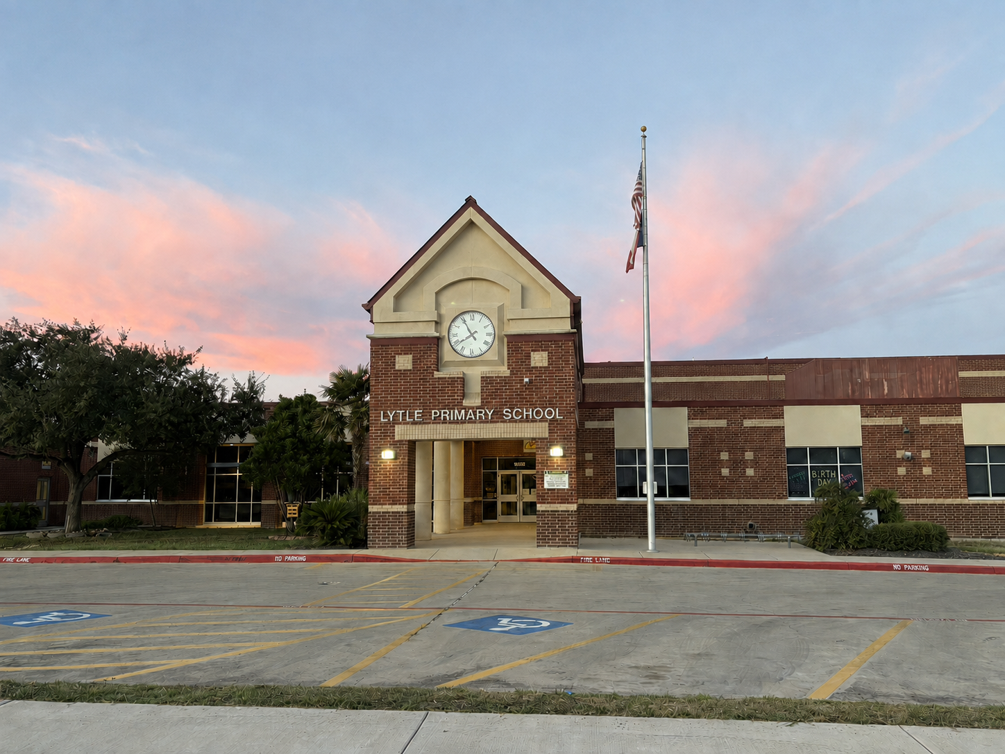 Lytle Primary building