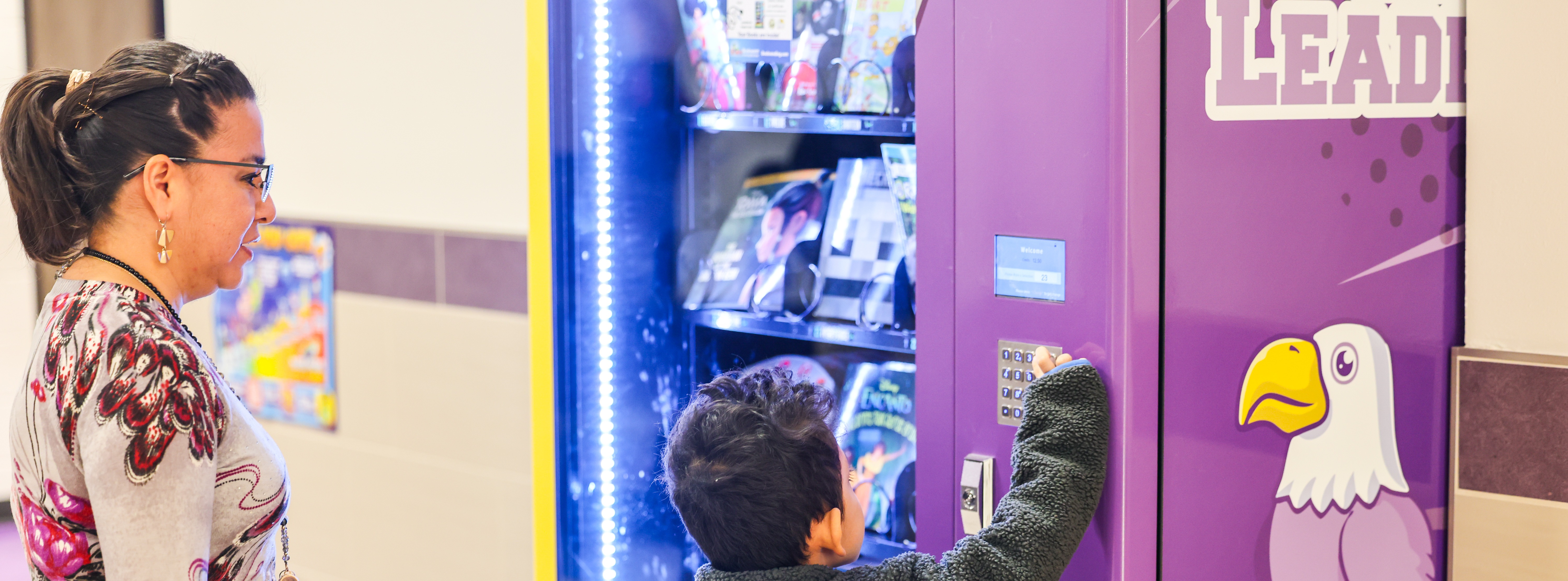 Austin Elementary student using Reading Machine for the 1st time 